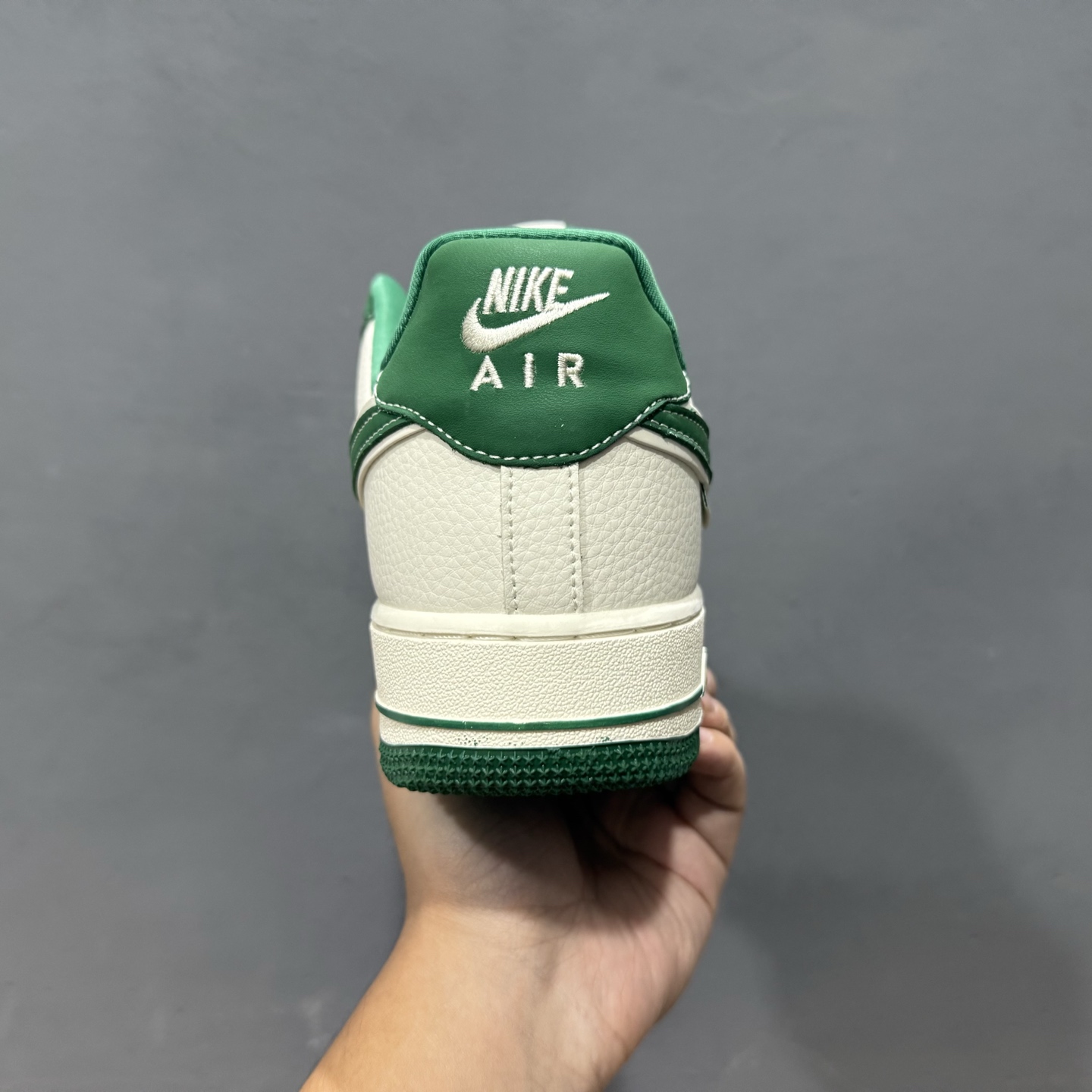 ￥260 Nike Air Force 1'07 Low 斯图西联名 米绿勾 空军一号低帮休闲板鞋 DD1982-305