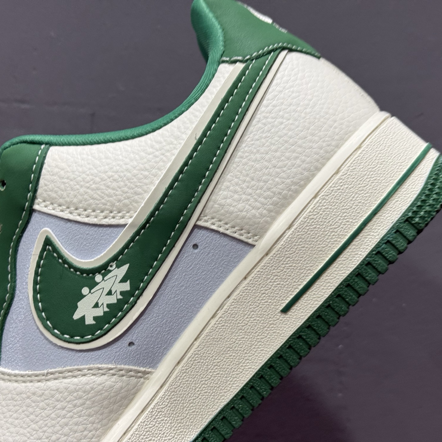 ￥260 Nike Air Force 1'07 Low 斯图西联名 米绿勾 空军一号低帮休闲板鞋 DD1982-305