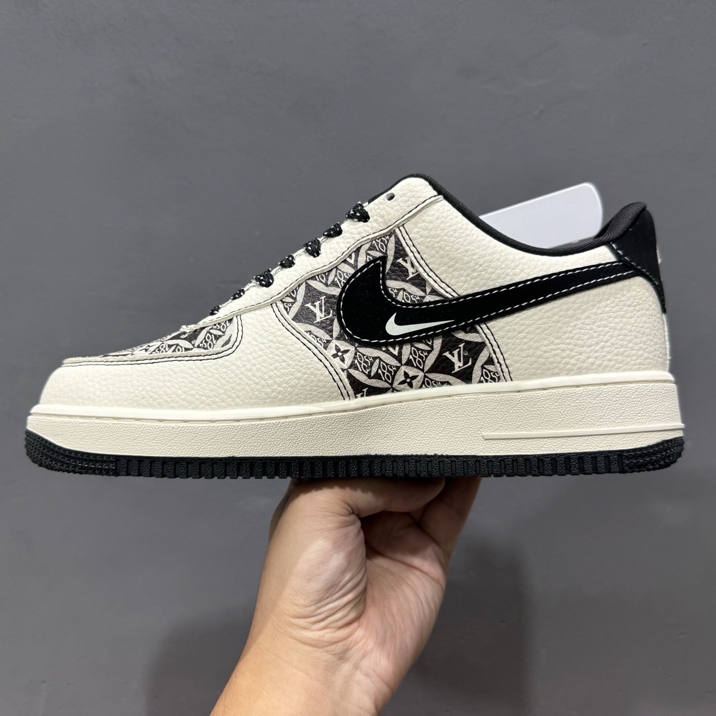 260 NK Air Force 1 空军一号 KJ1688-023