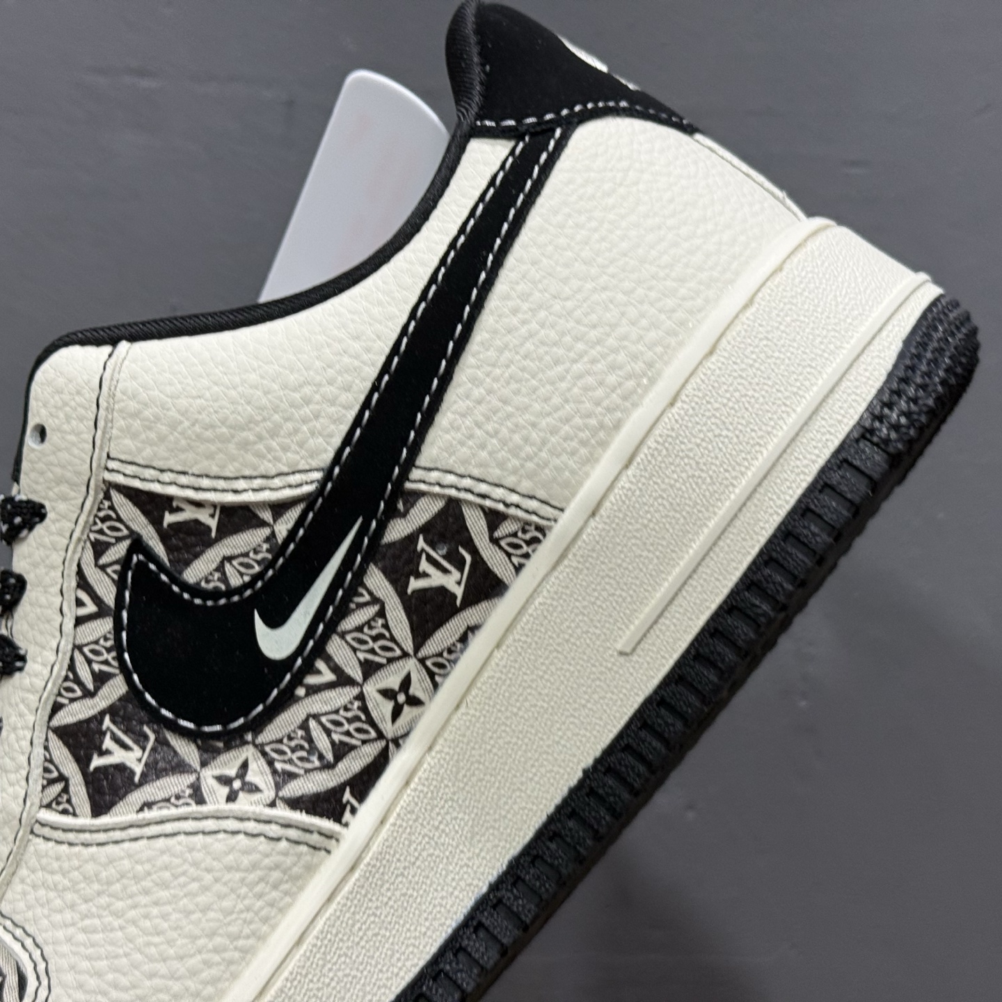 260 NK Air Force 1 空军一号 KJ1688-023