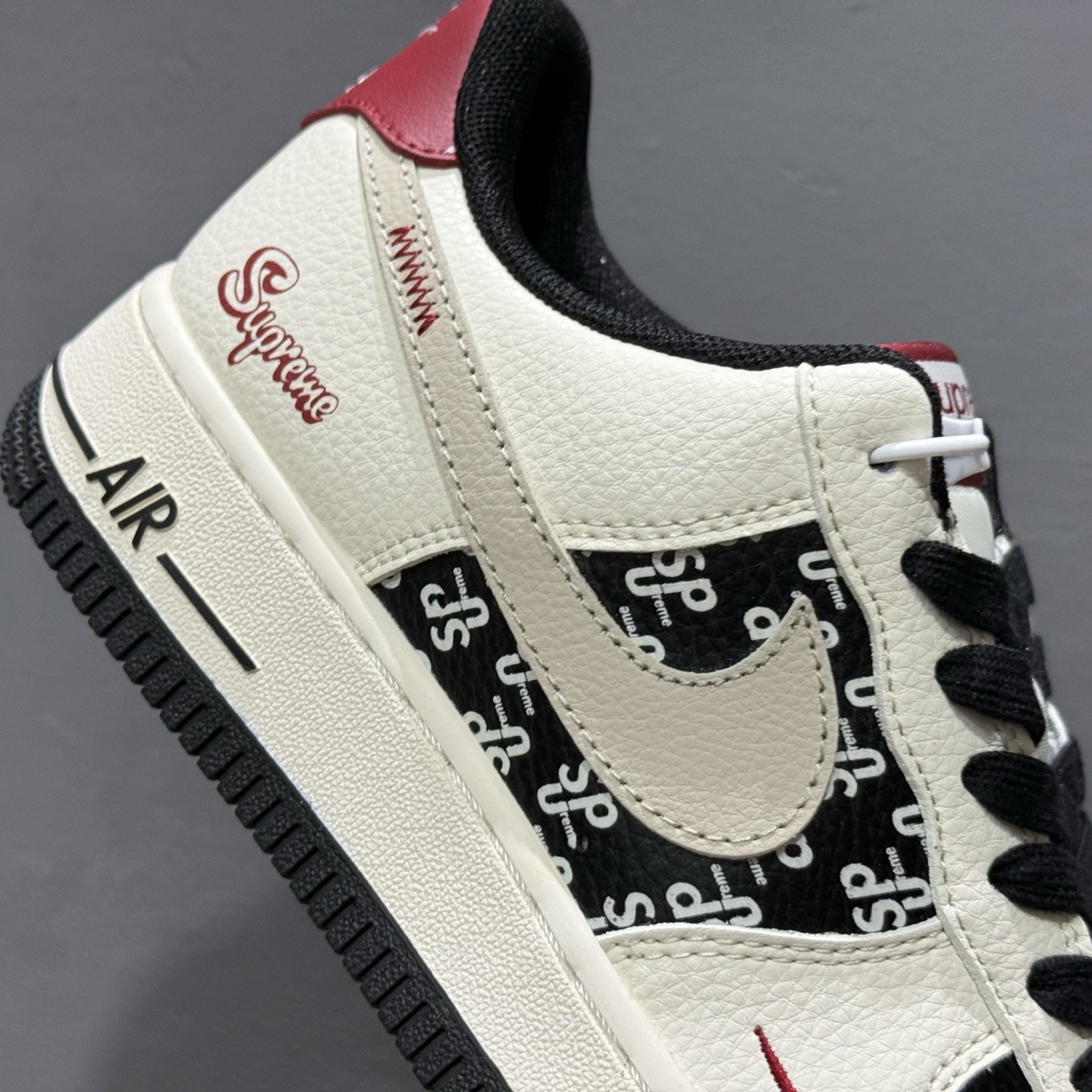 ￥260 Nike Air Force 1'07 Low 联名 米白黑黑红 高端定制 低帮休闲板鞋 XD2588-610