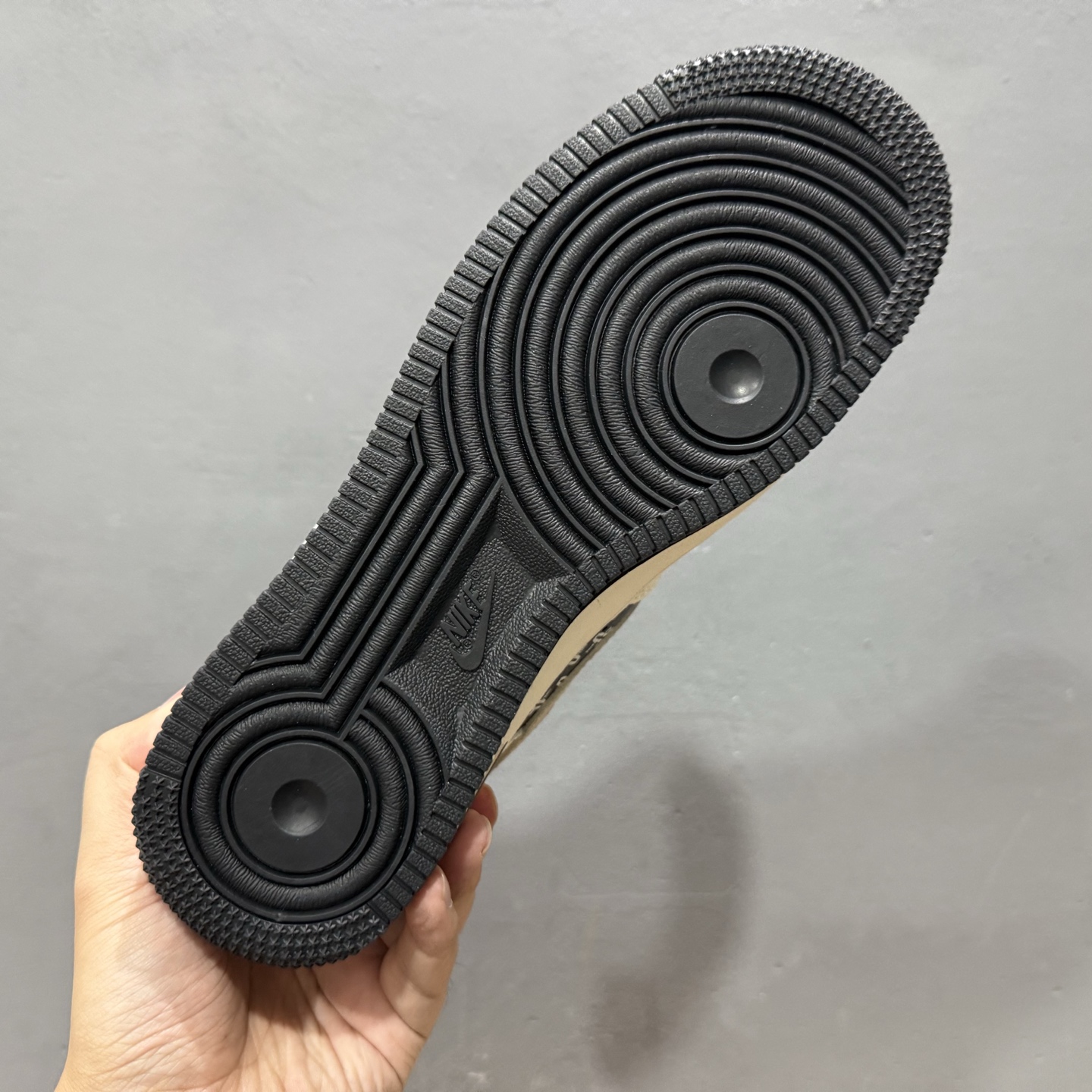 ￥260 Nike Air Force 1'07 Low 联名 米白黑黑红 高端定制 低帮休闲板鞋 XD2588-610