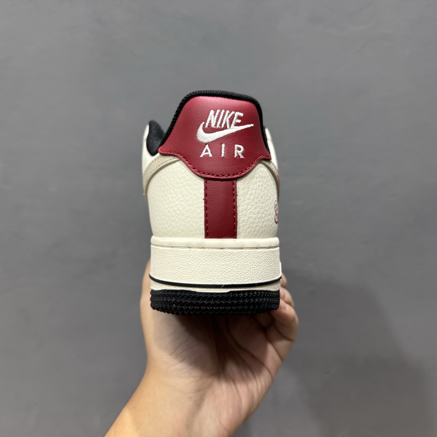 ￥260 Nike Air Force 1'07 Low 联名 米白黑黑红 高端定制 低帮休闲板鞋 XD2588-610