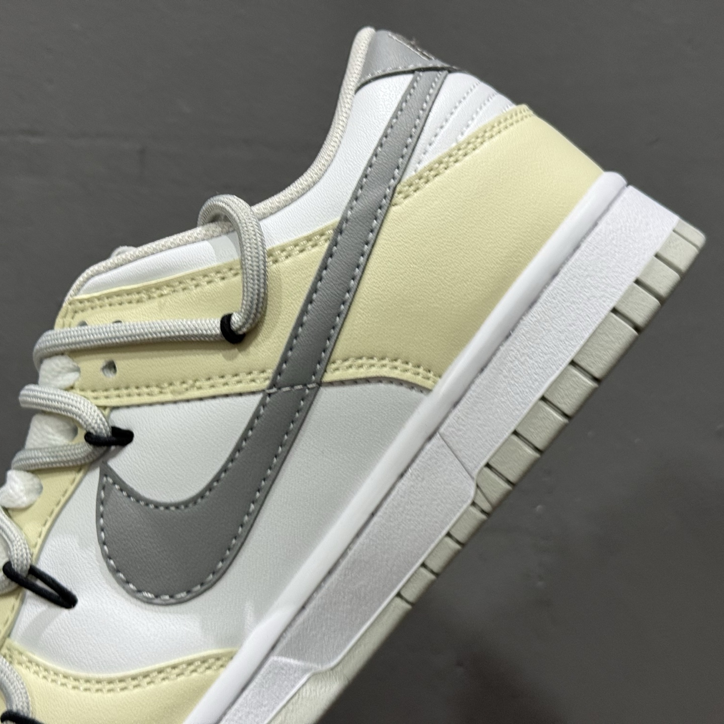 220 Nike SB Dunk Low 解构绑带 HF5441-105