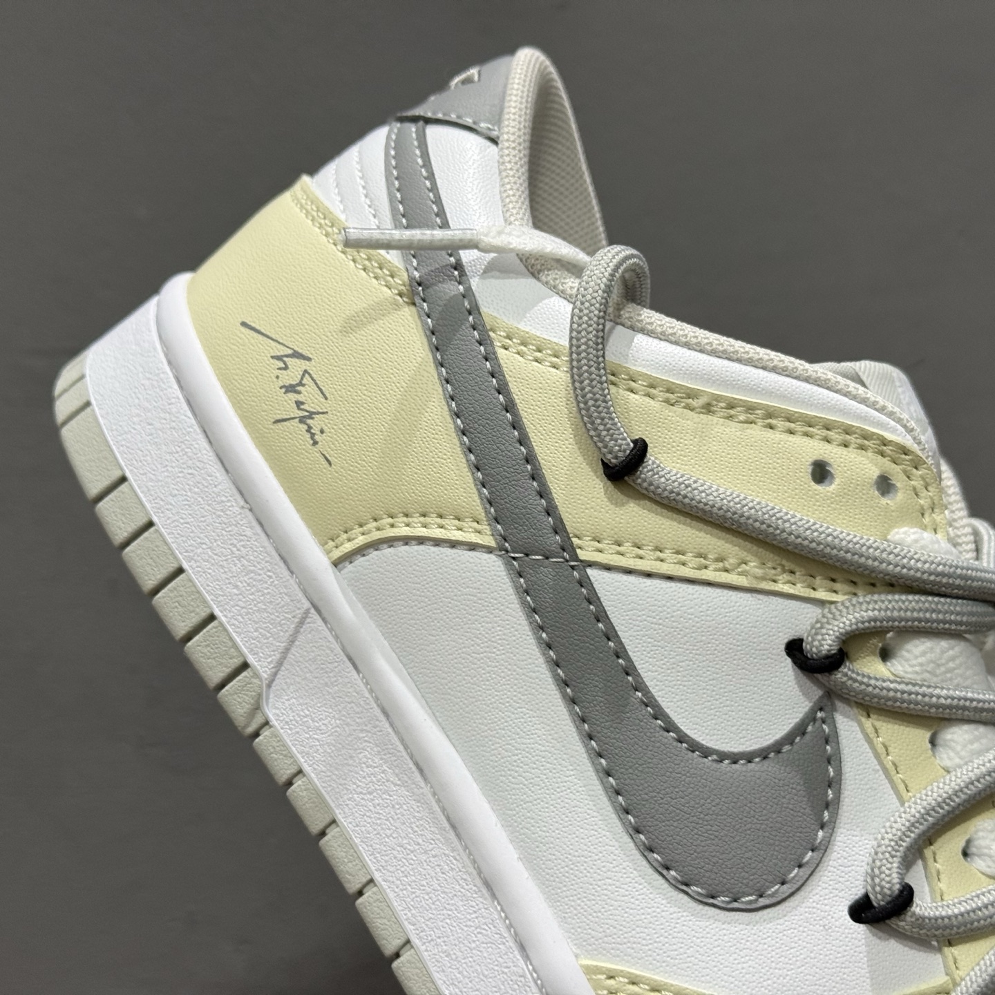 220 Nike SB Dunk Low 解构绑带 HF5441-105