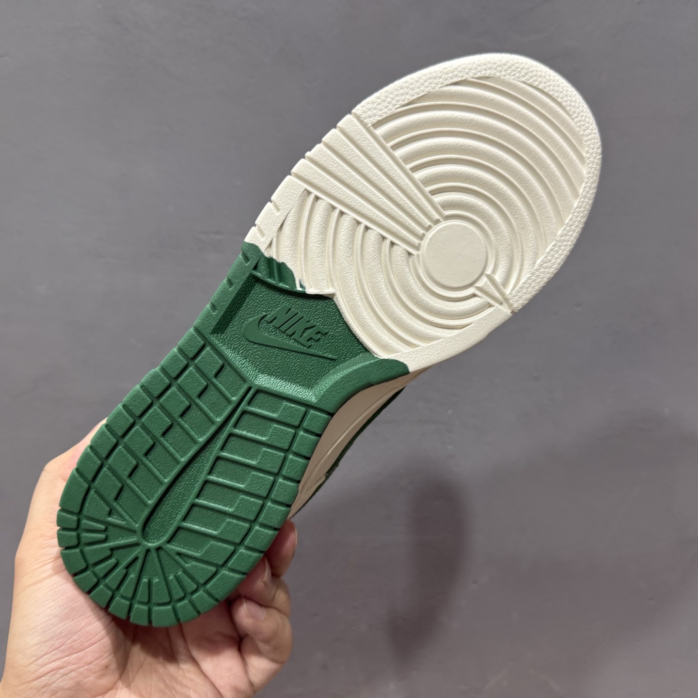 ￥280 Nike SB Dunk Low NBA联名 凯尔特人 周年高端定制 低帮休闲板鞋 CS1688-106