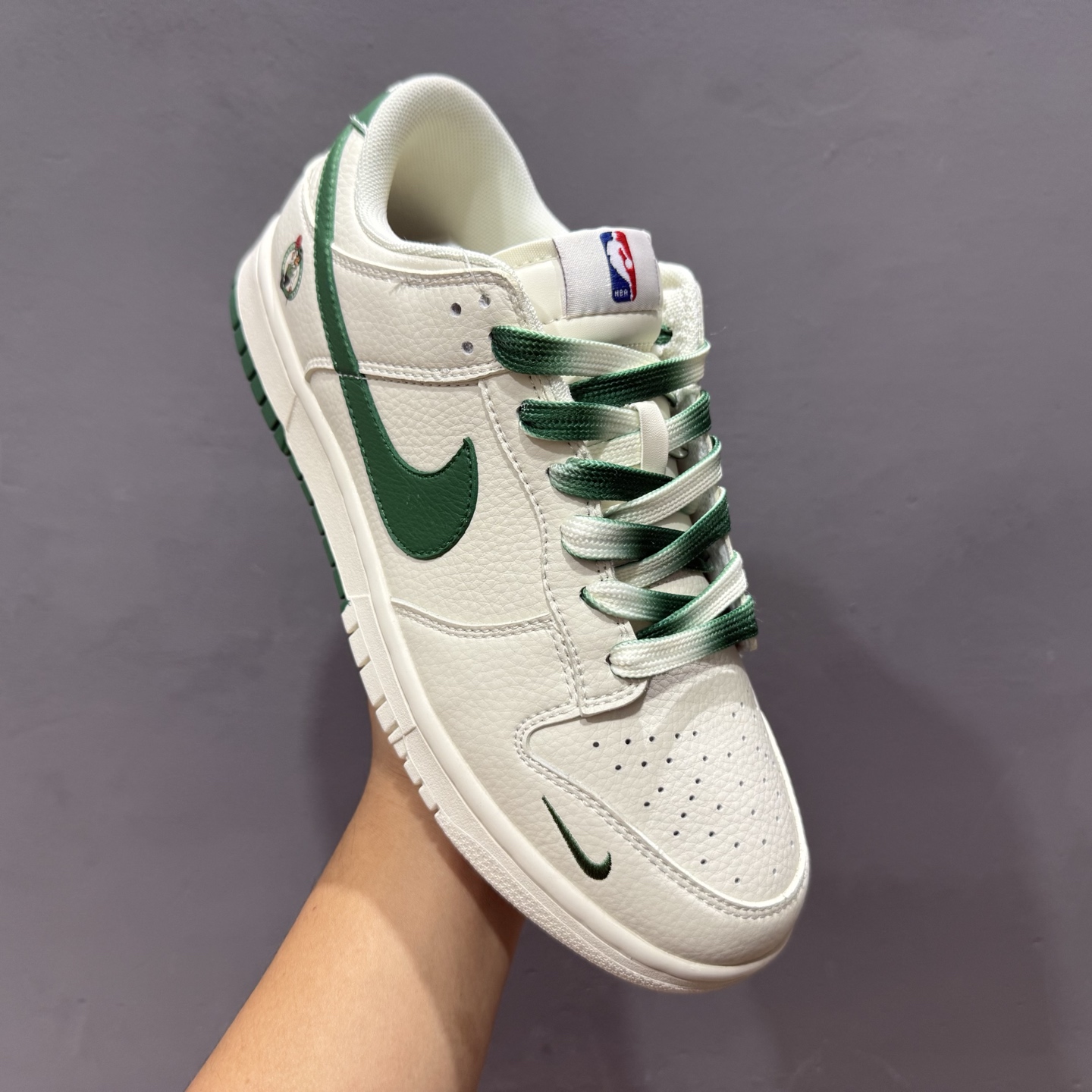 ￥280 Nike SB Dunk Low NBA联名 凯尔特人 周年高端定制 低帮休闲板鞋 CS1688-106