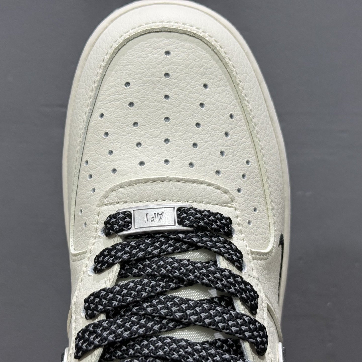 260 Supreme x NIke Air Force 1 经典黑满天星 JP8028-059