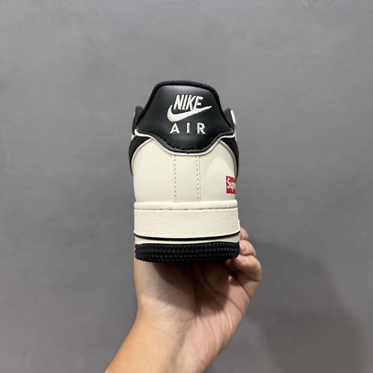 260 Supreme x NIke Air Force 1 经典黑满天星 JP8028-059