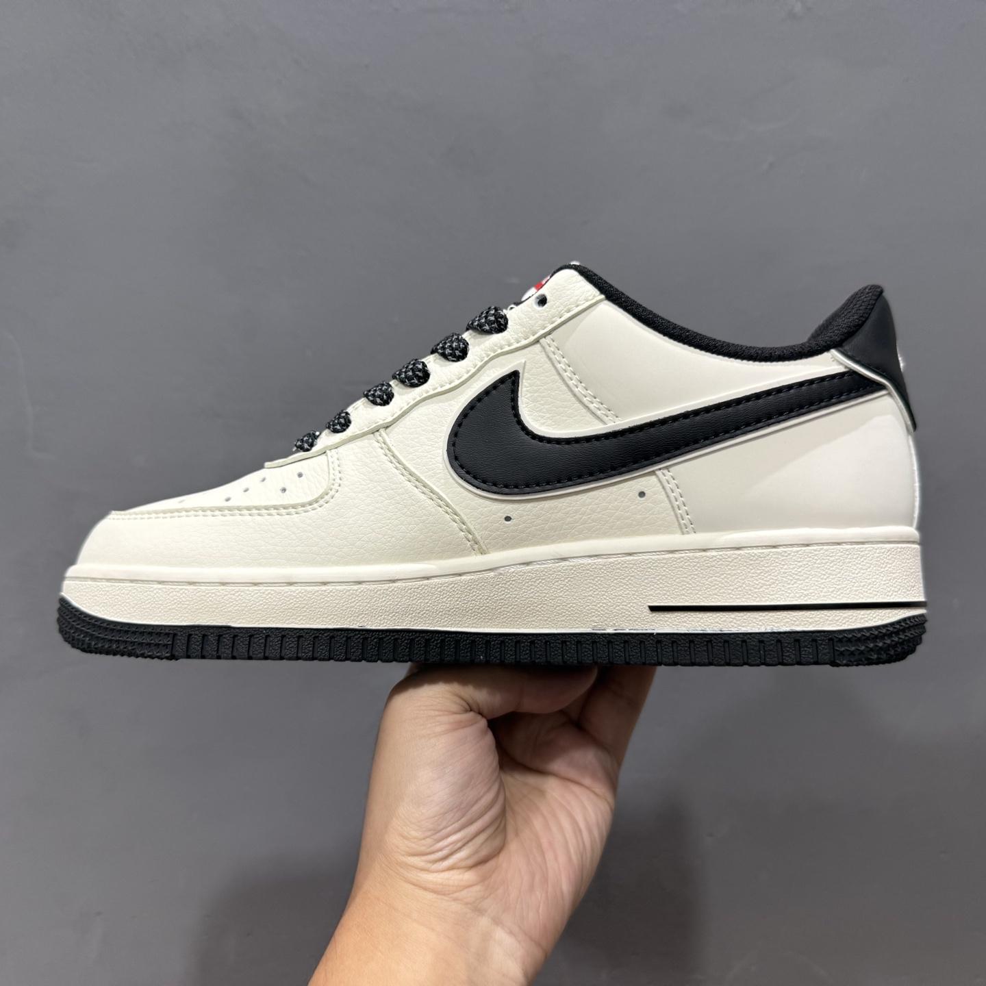 260 Supreme x NIke Air Force 1 经典黑满天星 JP8028-059