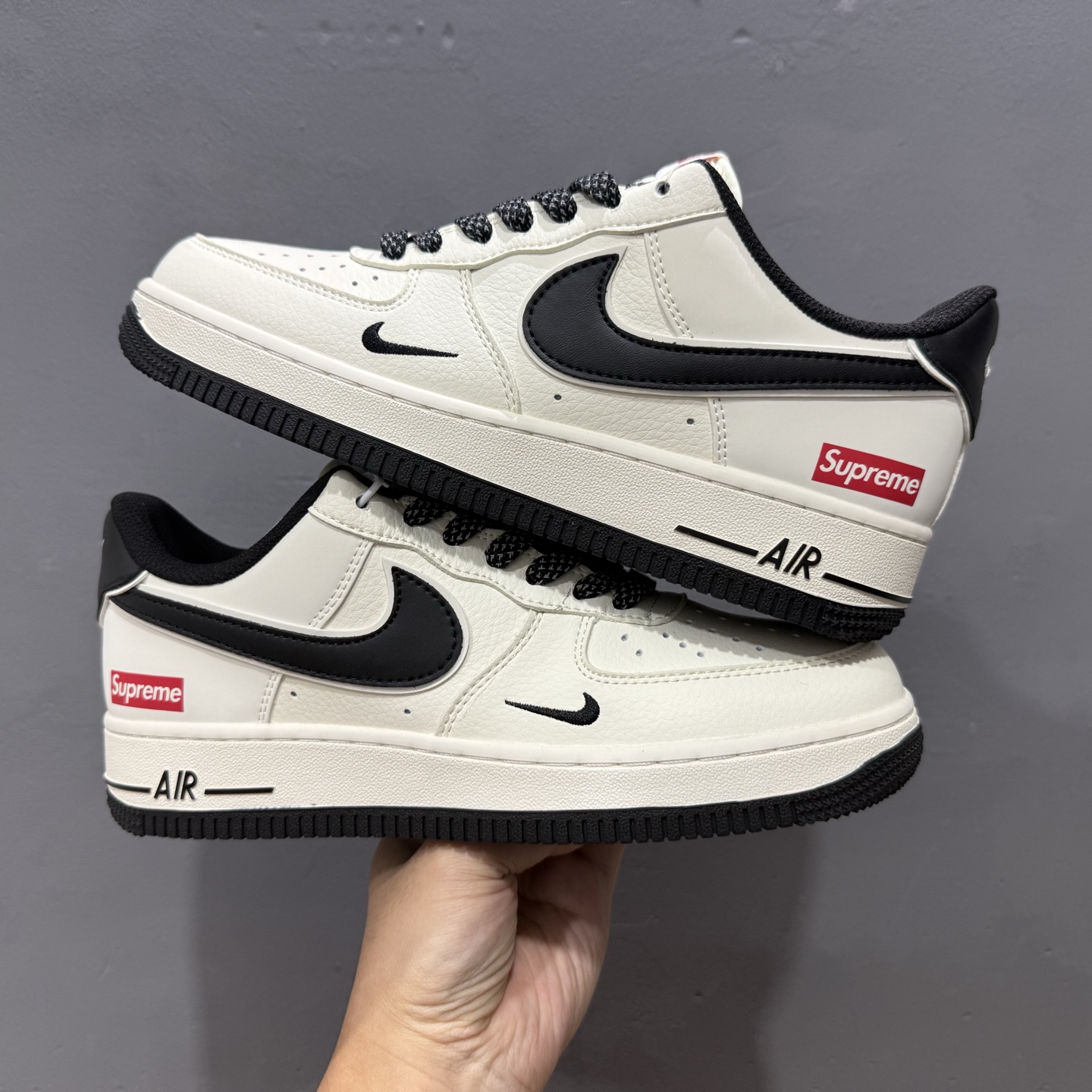260 Supreme x NIke Air Force 1 经典黑满天星 JP8028-059