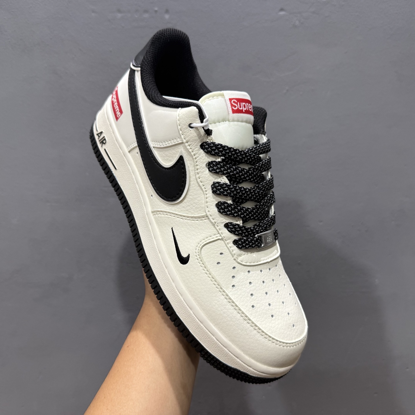 260 Supreme x NIke Air Force 1 经典黑满天星 JP8028-059