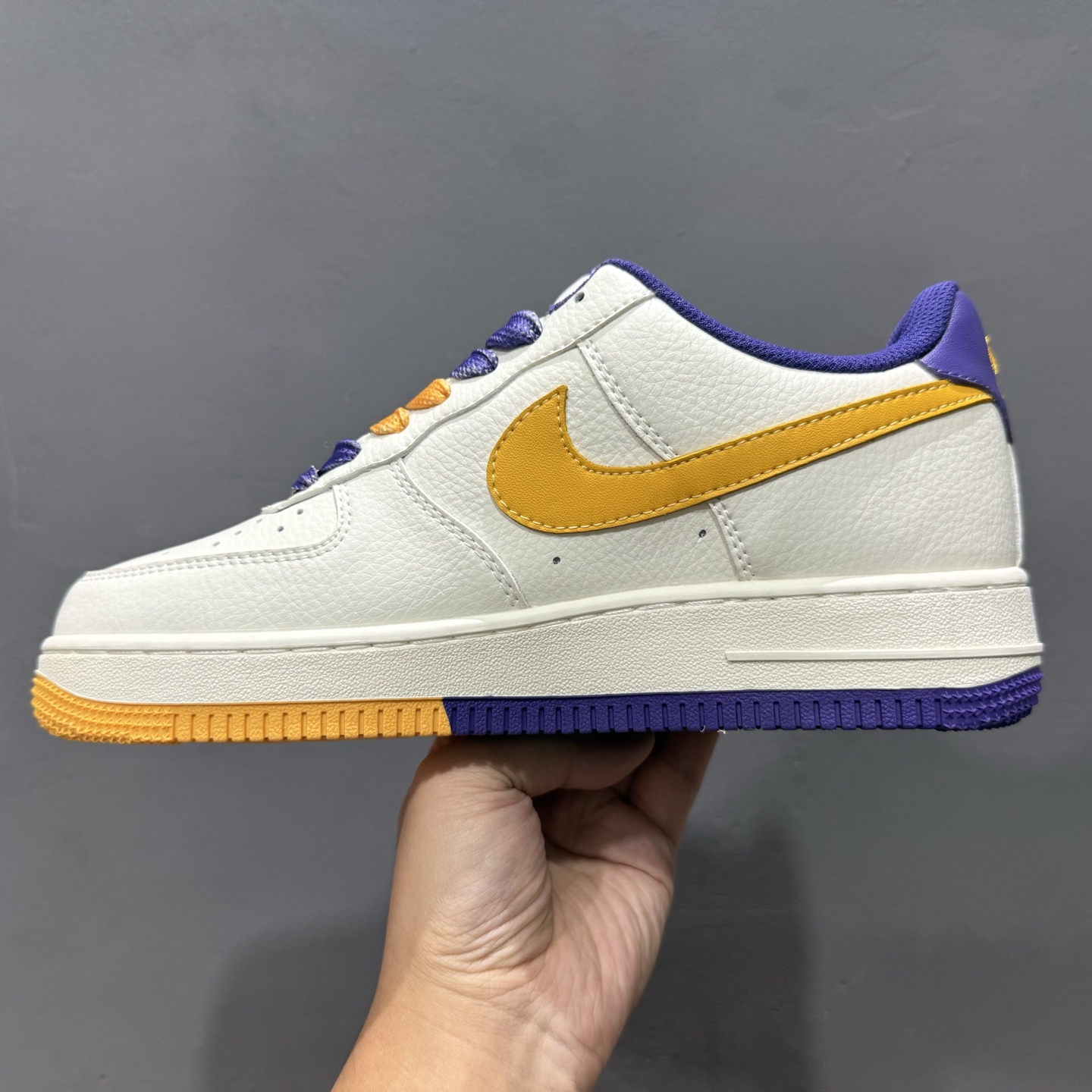 ￥260 Nike Air Force 1'07 Low NBA联名 紫金湖人 空军一号低帮休闲板鞋 CS5288-006
