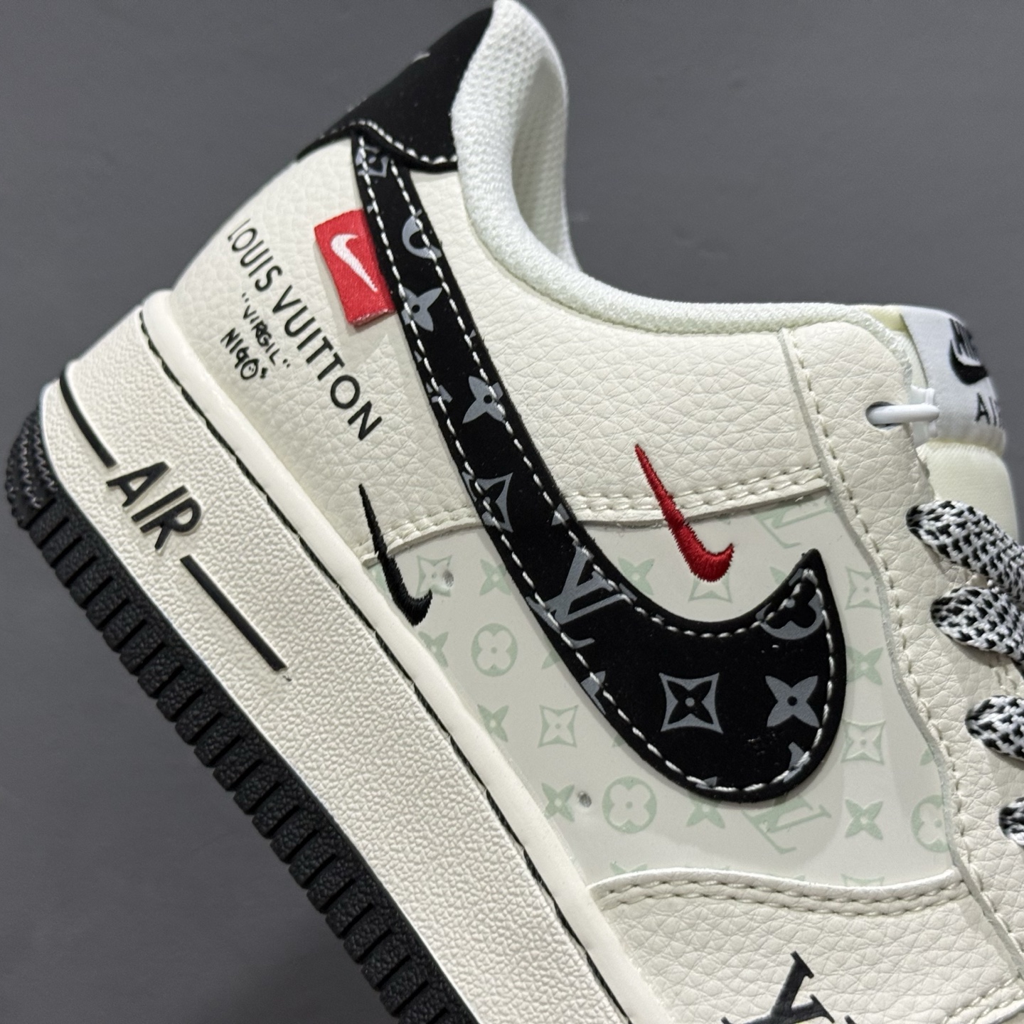 260 Louis Vuitton x Nike Air Force 1 米黑印花勾 MZ9588-809
