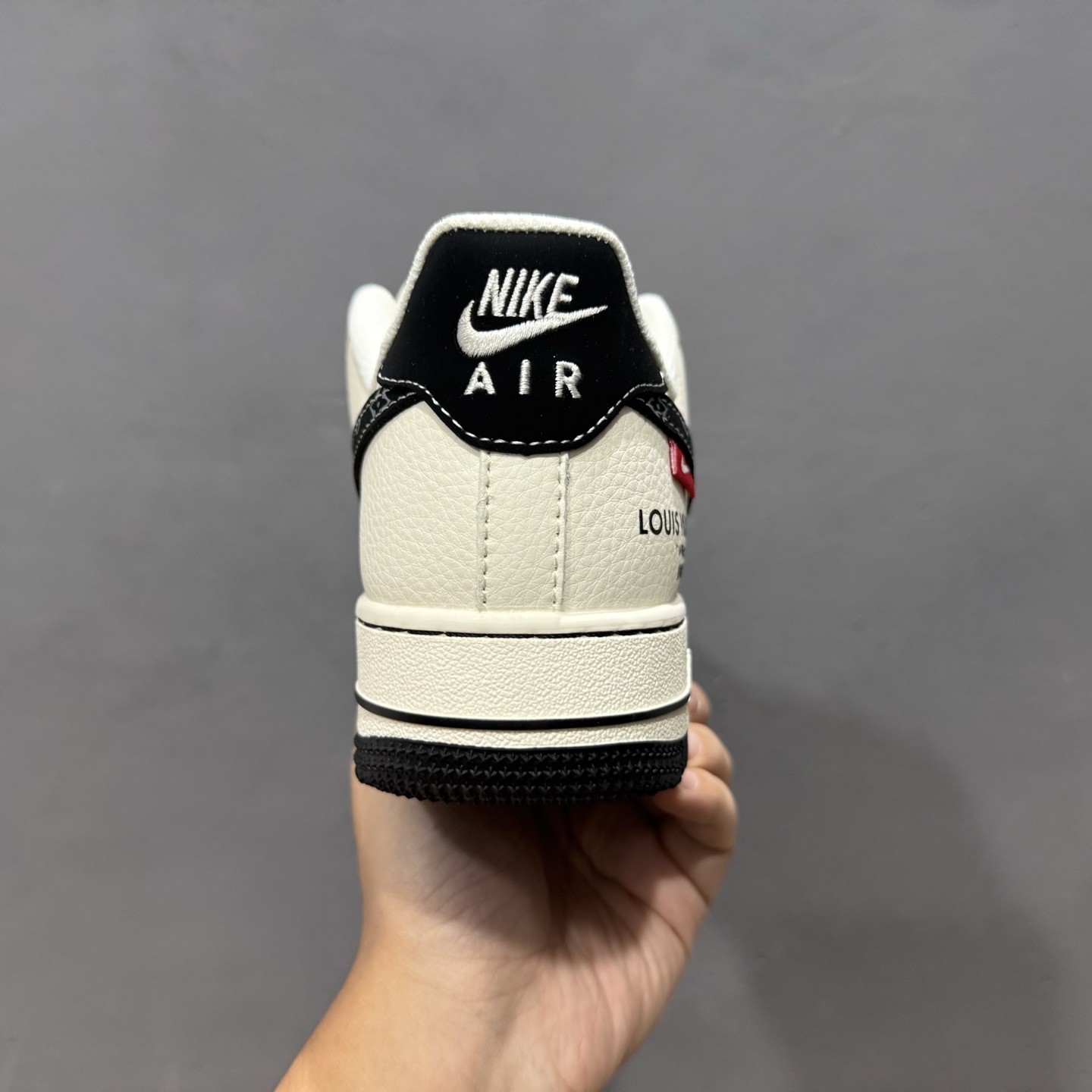 260 Louis Vuitton x Nike Air Force 1 米黑印花勾 MZ9588-809