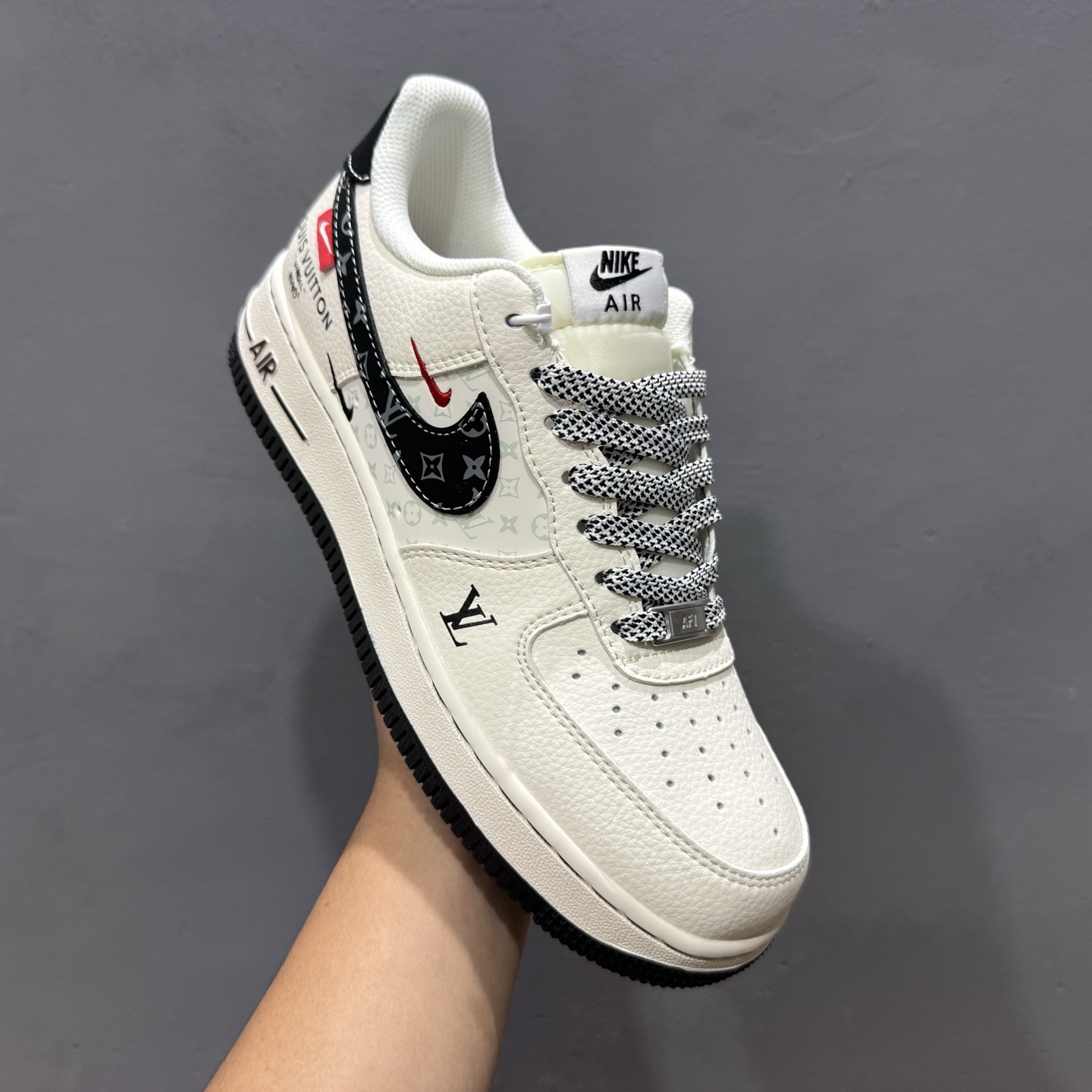 260 Louis Vuitton x Nike Air Force 1 米黑印花勾 MZ9588-809