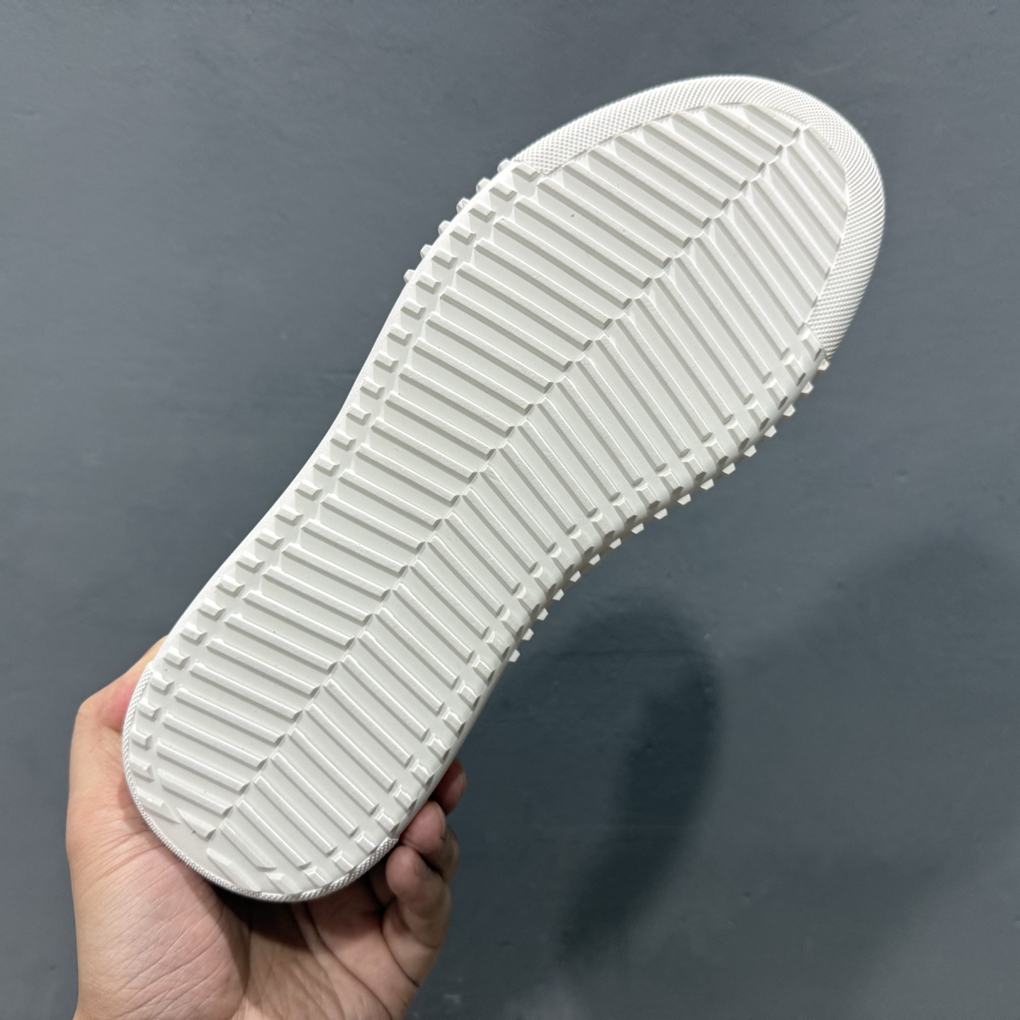 300 ECCO爱步男士休闲小白鞋 简单耐看清爽版型 百搭休闲板鞋