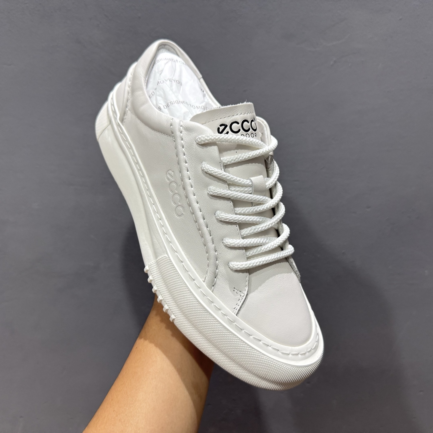 300 ECCO爱步男士休闲小白鞋 简单耐看清爽版型 百搭休闲板鞋