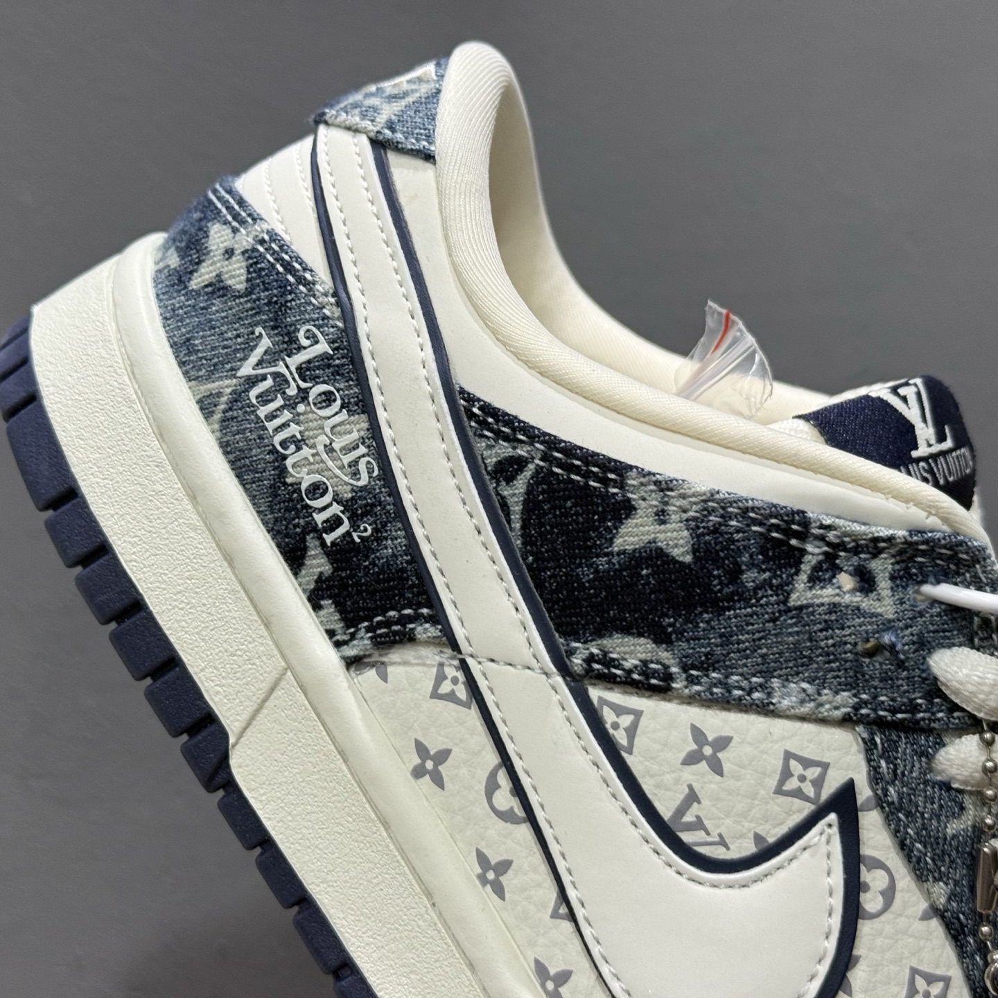 ￥280 Nike SB Dunk Low LV联名 白蓝牛仔 高端定制 低帮休闲板鞋 YF9511-902