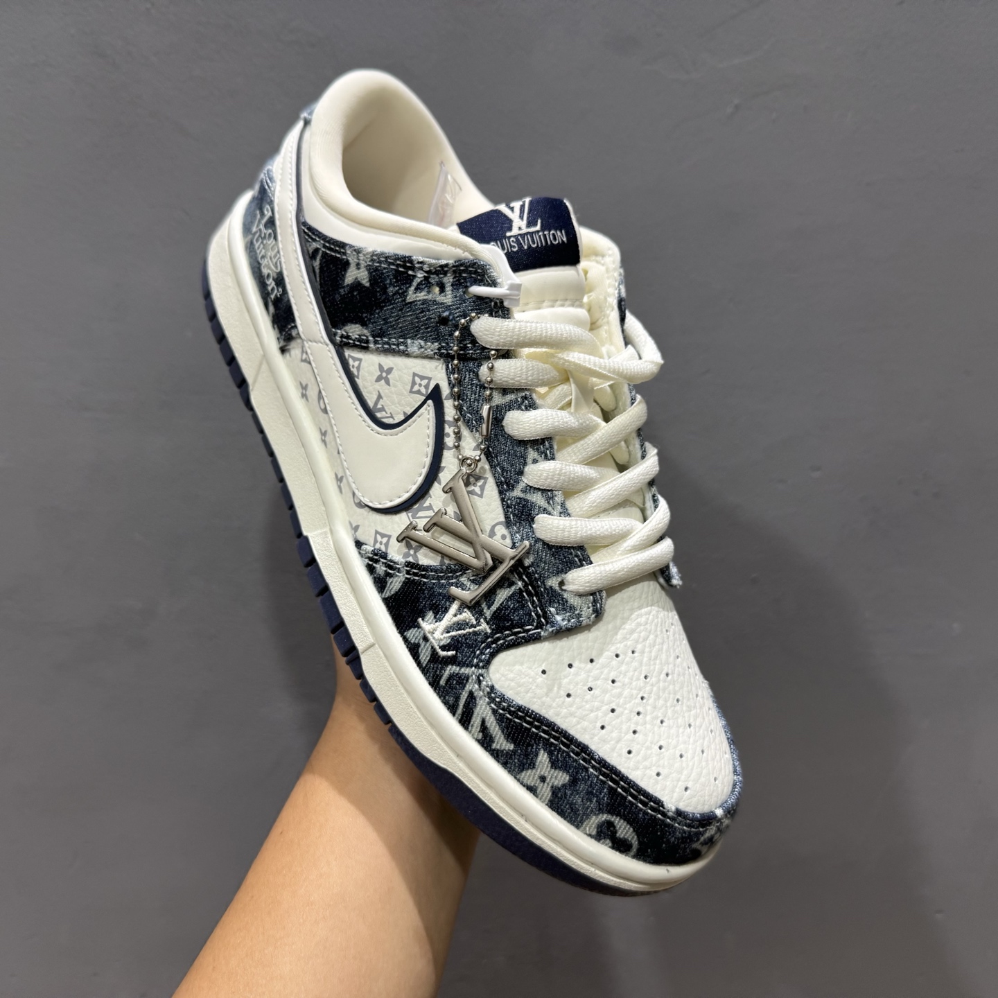 ￥280 Nike SB Dunk Low LV联名 白蓝牛仔 高端定制 低帮休闲板鞋 YF9511-902