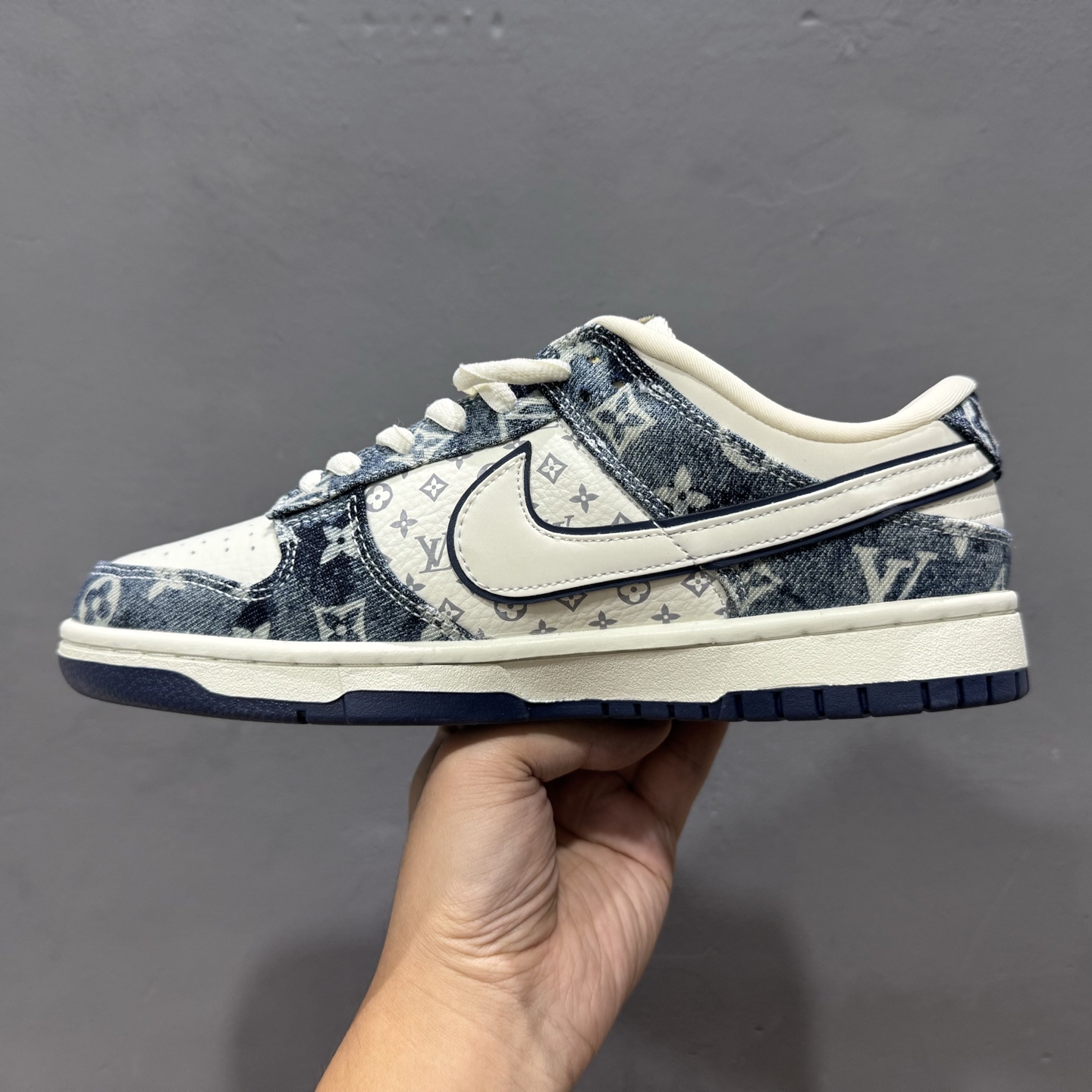 ￥280 Nike SB Dunk Low LV联名 白蓝牛仔 高端定制 低帮休闲板鞋 YF9511-902