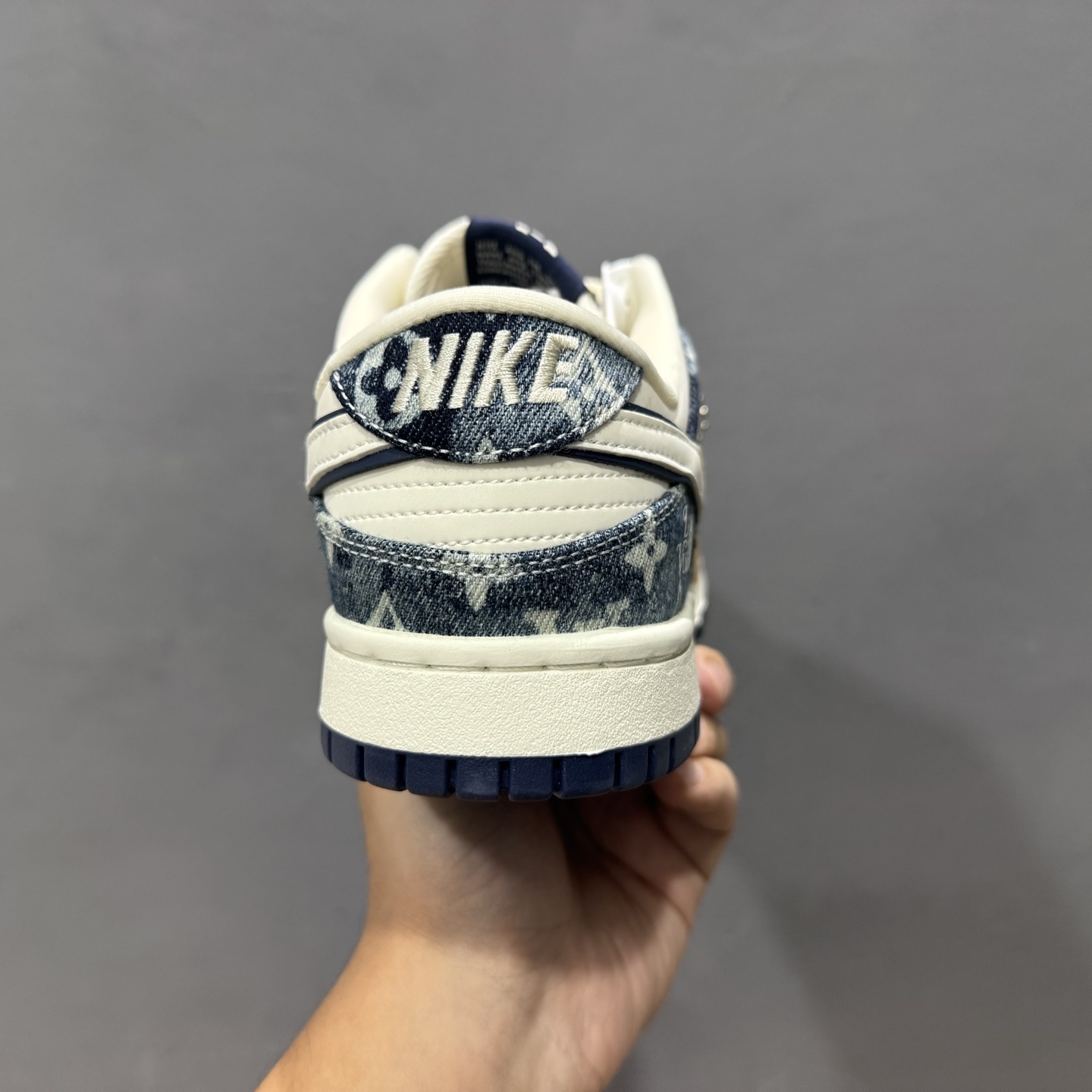 ￥280 Nike SB Dunk Low LV联名 白蓝牛仔 高端定制 低帮休闲板鞋 YF9511-902