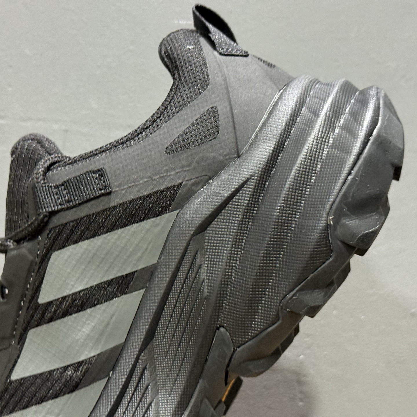 180 Adidas TERREX FREEHIKER SL GTX 阿迪达斯 系带缓震轻质舒适百搭运动鞋 HQ4885-Chinese UA Cheap High Quatity Brand Clothes Bags handbags Sneakers wholesale wholesaler seller from China Factory suppliers Fashion Clothing Shoes best Quality Beautiful Price 180 Adidas TERREX FREEHIKER SL GTX 阿迪达斯 系带缓震轻质舒适百搭运动鞋 HQ4885