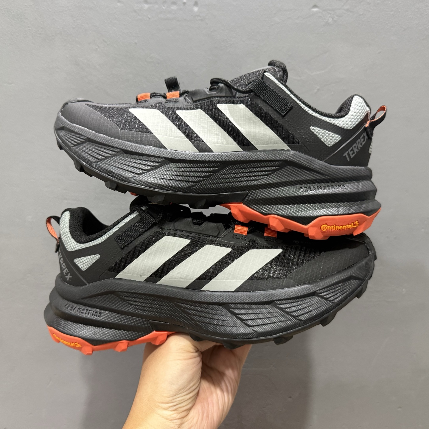 180 Adidas TERREX FREEHIKER SL GTX 阿迪达斯 系带缓震轻质舒适百搭运动鞋 HQ4889