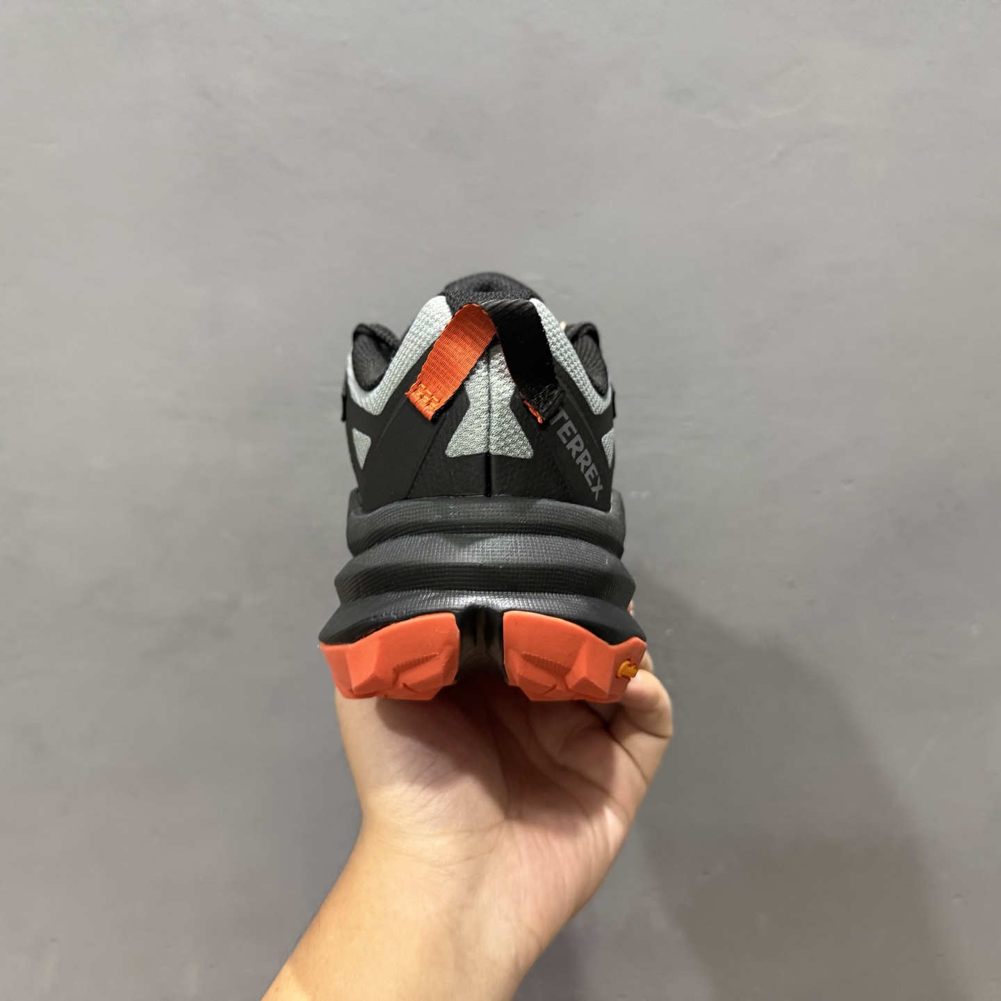 180 Adidas TERREX FREEHIKER SL GTX 阿迪达斯 系带缓震轻质舒适百搭运动鞋 HQ4889