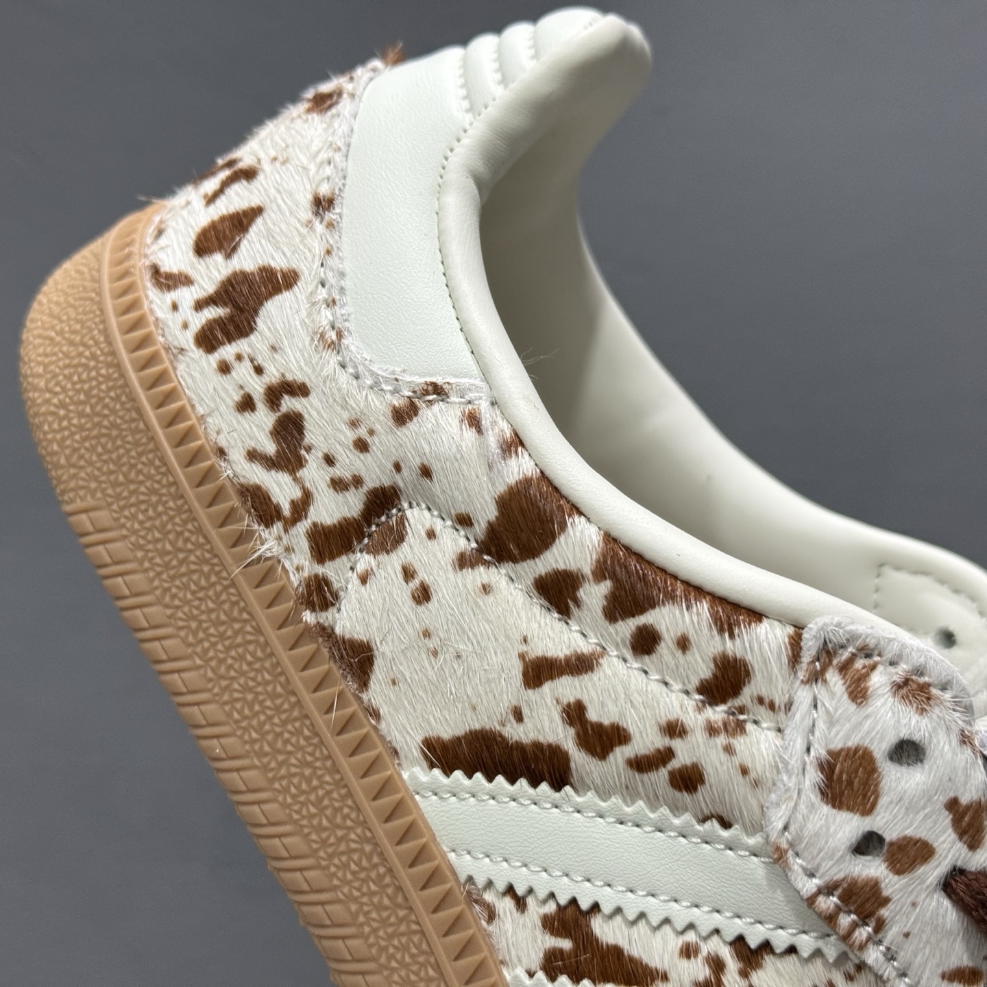 200 Adidas Samba 复古桑巴板鞋 JS3931