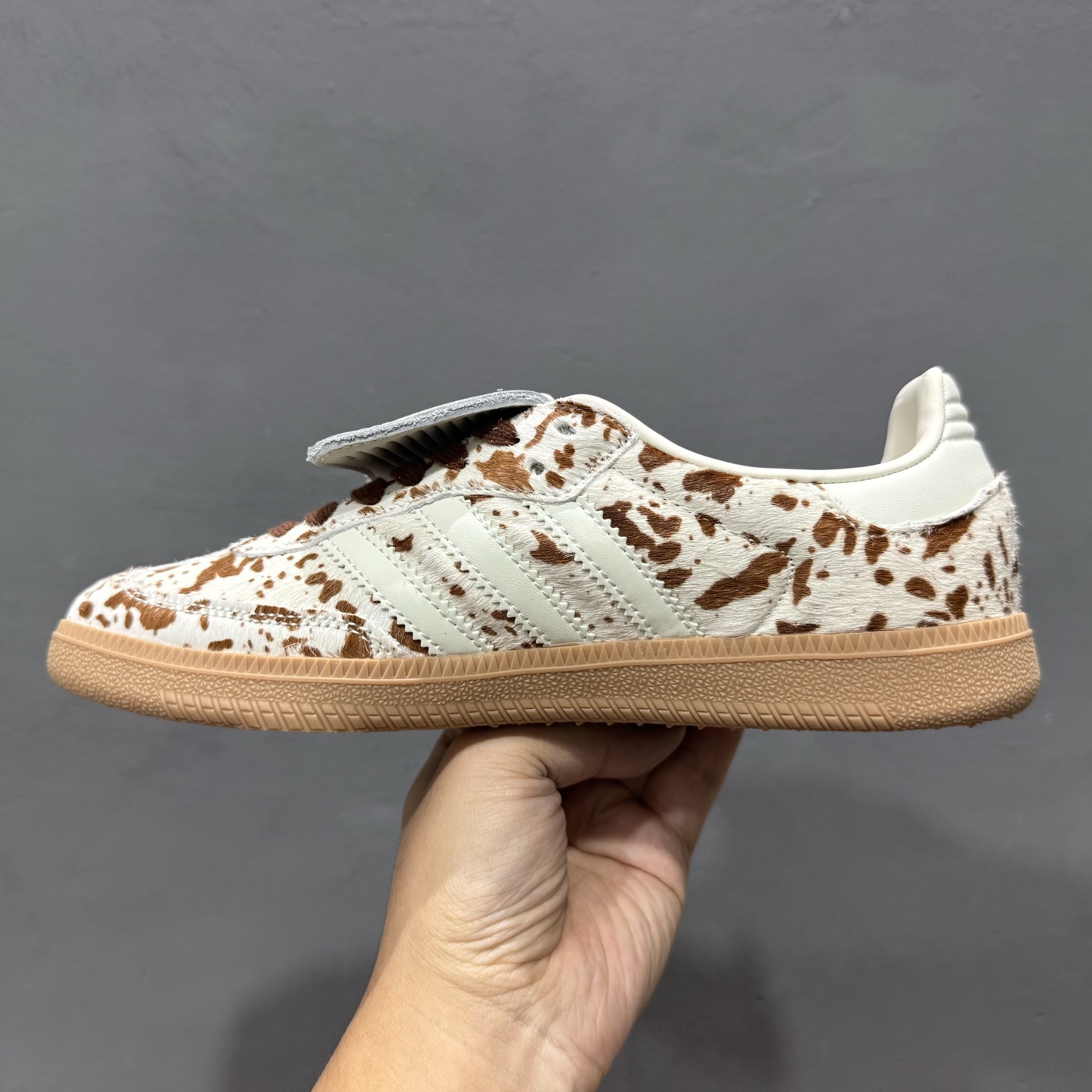 200 Adidas Samba 复古桑巴板鞋 JS3931