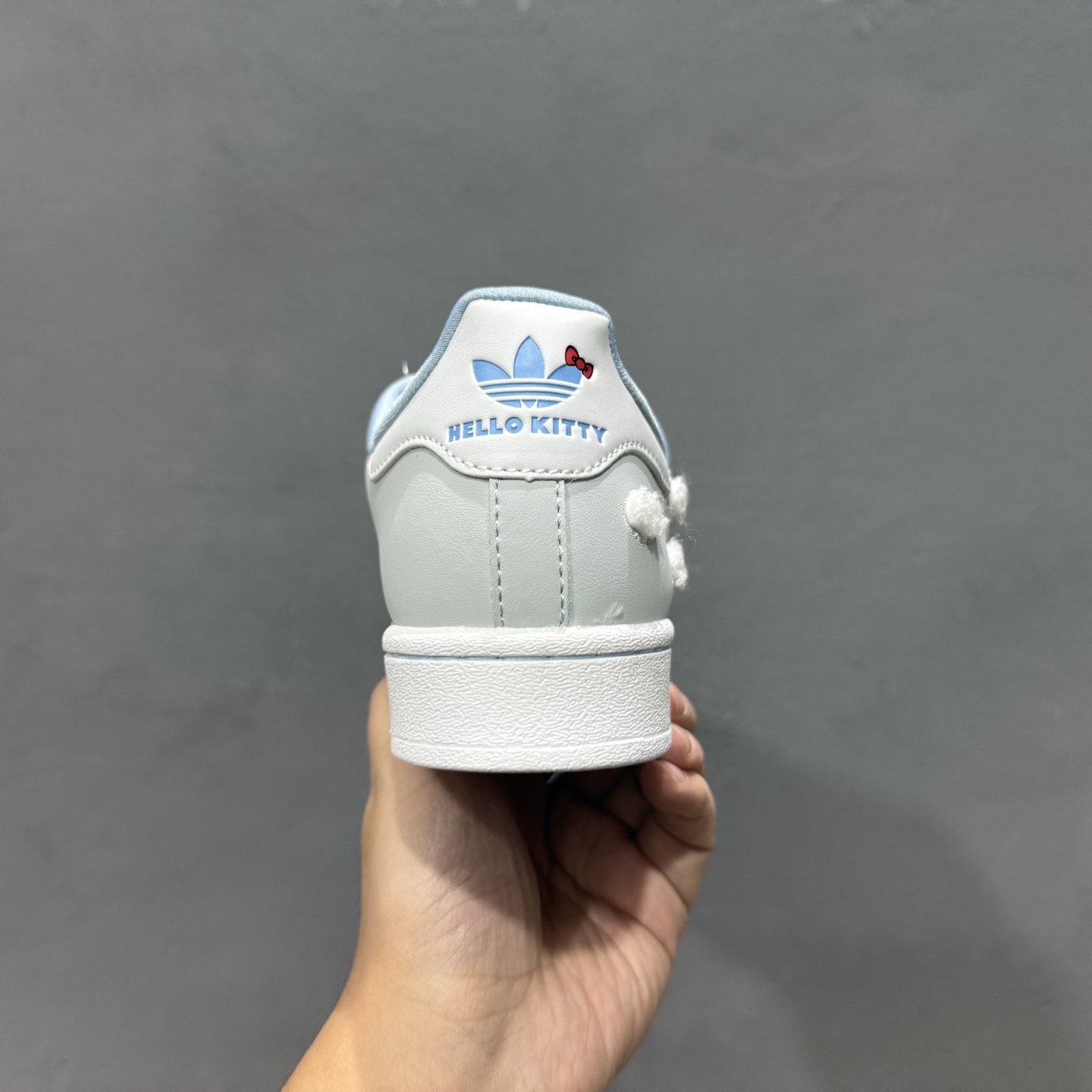 130 Hollo Kitty x AD Originals Superstar 联名浅灰蓝贝壳头 IF7021-219-Chinese UA Cheap High Quatity Brand Clothes Bags handbags Sneakers wholesale wholesaler seller from China Factory suppliers Fashion Clothing Shoes best Quality Beautiful Price 130 Hollo Kitty x AD Originals Superstar 联名浅灰蓝贝壳头 IF7021-219