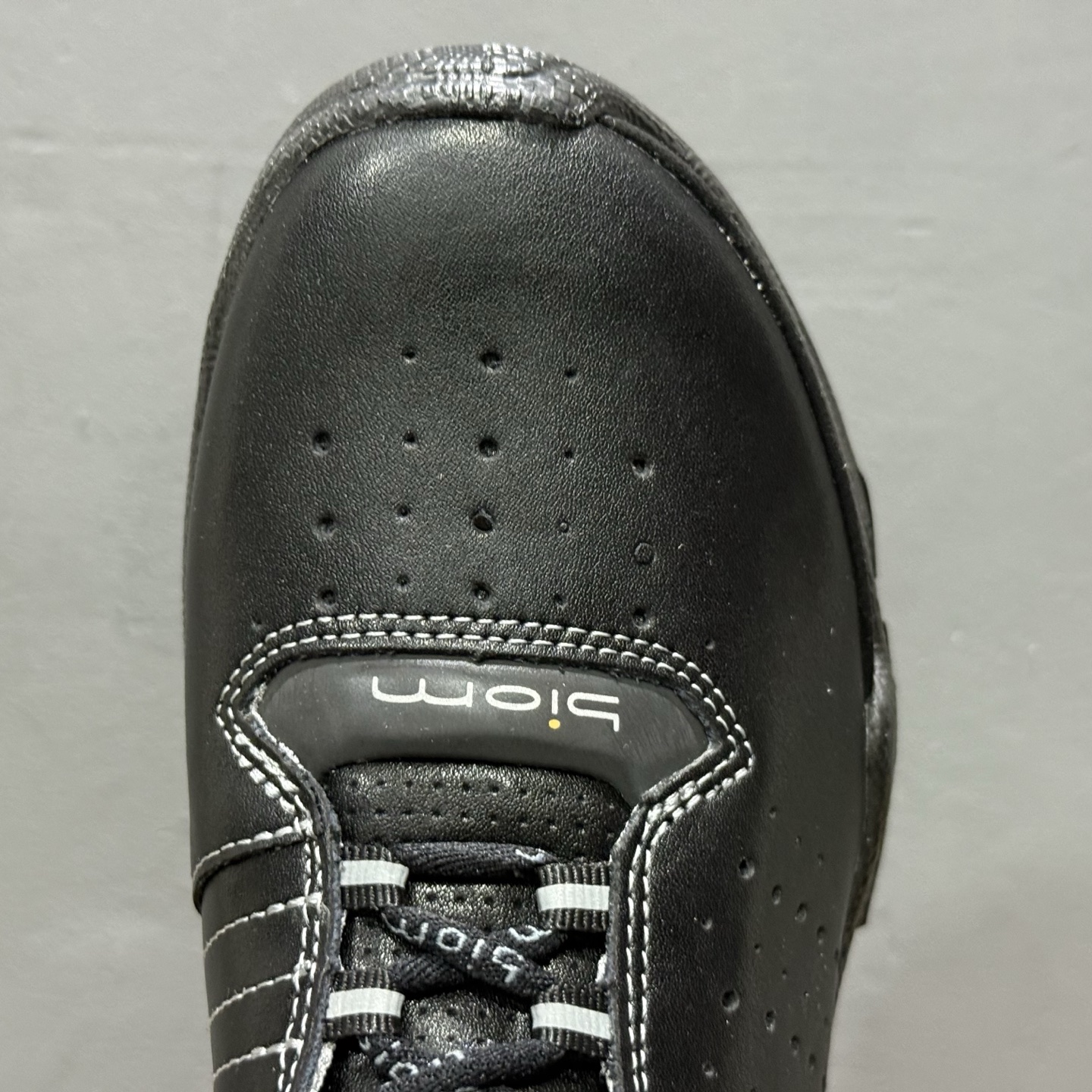 320 Ecco/爱步 旋转扣皮面经典百搭时尚休闲鞋 830864-241