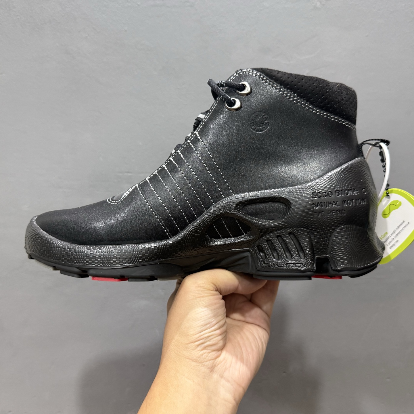 320 Ecco/爱步 旋转扣皮面经典百搭时尚休闲鞋 830864-241