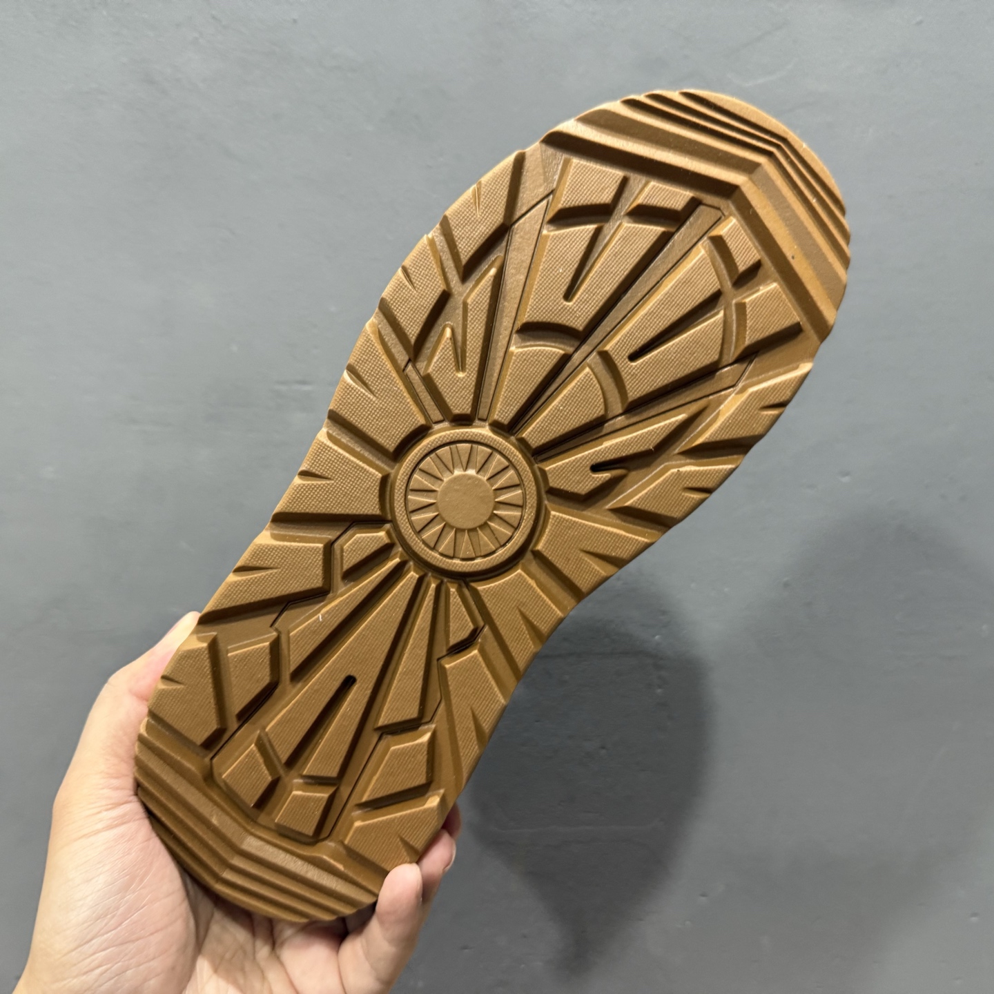 280 UGG Tasman Weather Hybrid 塔斯曼混合系列轻量休闲鞋