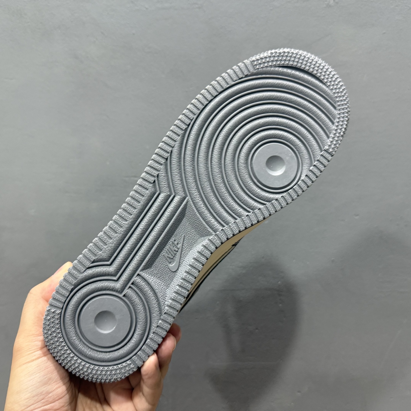 260 Nike Air Force 1 '07 Low “斯图西联名——米灰黑织标”空军一号 高端定制 低帮 运动鞋 休闲鞋 DF0188-102