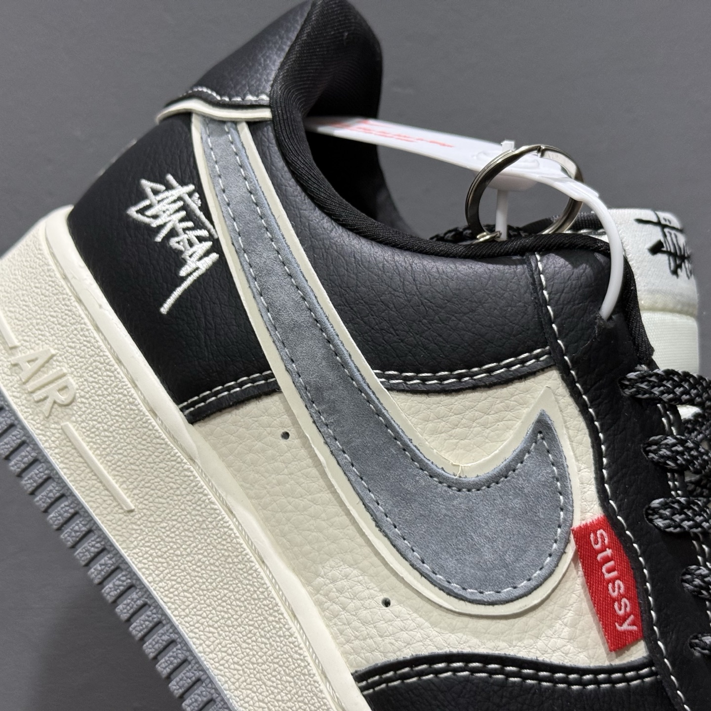 260 Nike Air Force 1 '07 Low “斯图西联名——米灰黑织标”空军一号 高端定制 低帮 运动鞋 休闲鞋 DF0188-102