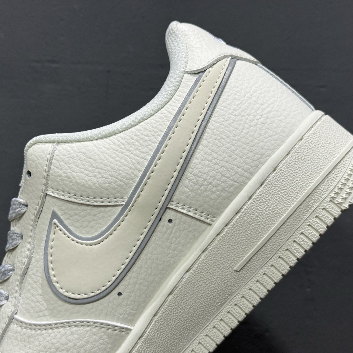 NIke Air Force 1 '07 Low “红标Justdoit”空军一号 低帮 运动鞋 休闲鞋 CS5288-043-Top High Quatity Cheap Sneakers Fashion Clothing Clothes Bags handbags Shoes of all Brand wholesale With The best Quality And Beautiful Price from China Factory Chinese suppliers wholesaler seller NIke Air Force 1 '07 Low “红标Justdoit”空军一号 低帮 运动鞋 休闲鞋 CS5288-043