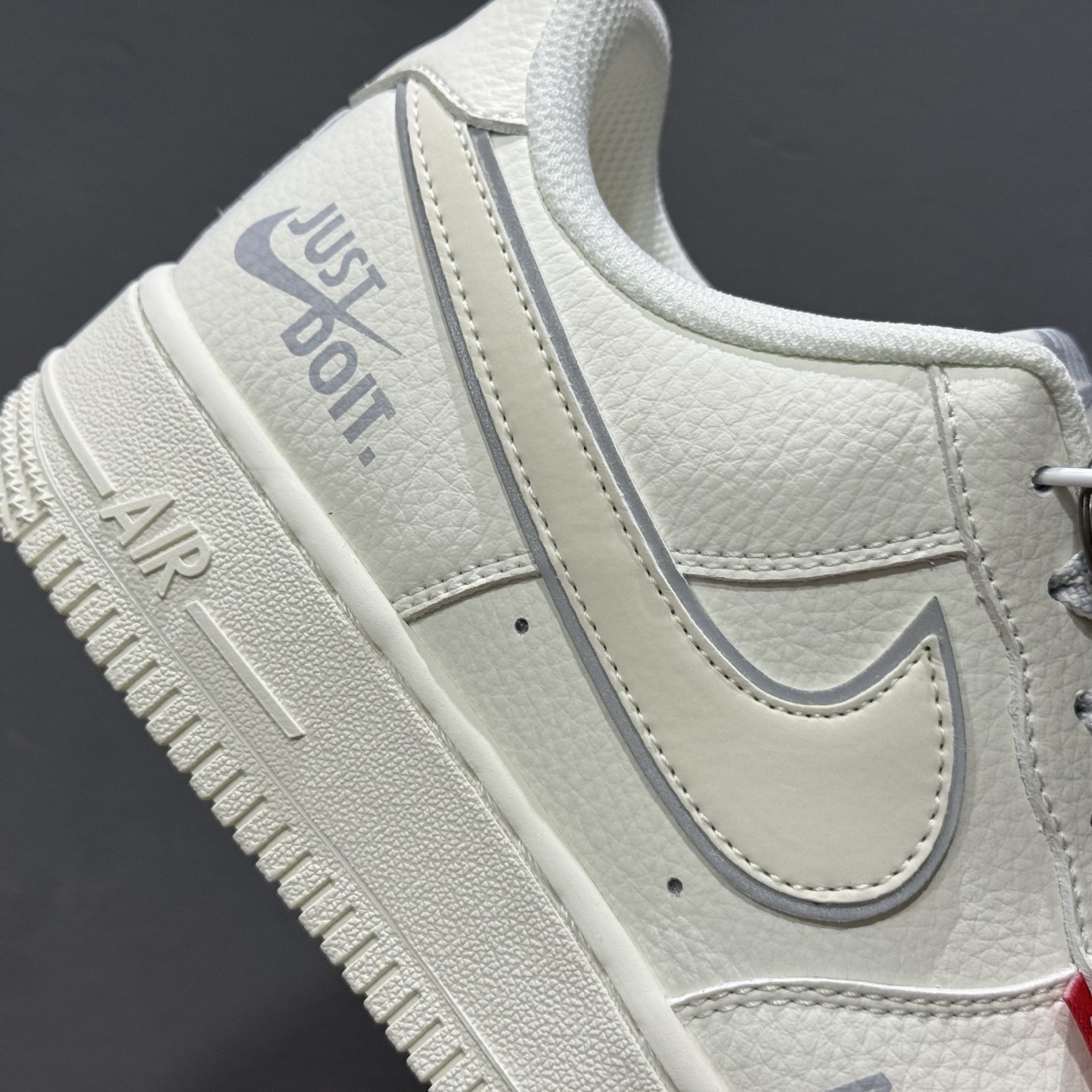 NIke Air Force 1 '07 Low “红标Justdoit”空军一号 低帮 运动鞋 休闲鞋 CS5288-043-Top High Quatity Cheap Sneakers Fashion Clothing Clothes Bags handbags Shoes of all Brand wholesale With The best Quality And Beautiful Price from China Factory Chinese suppliers wholesaler seller NIke Air Force 1 '07 Low “红标Justdoit”空军一号 低帮 运动鞋 休闲鞋 CS5288-043