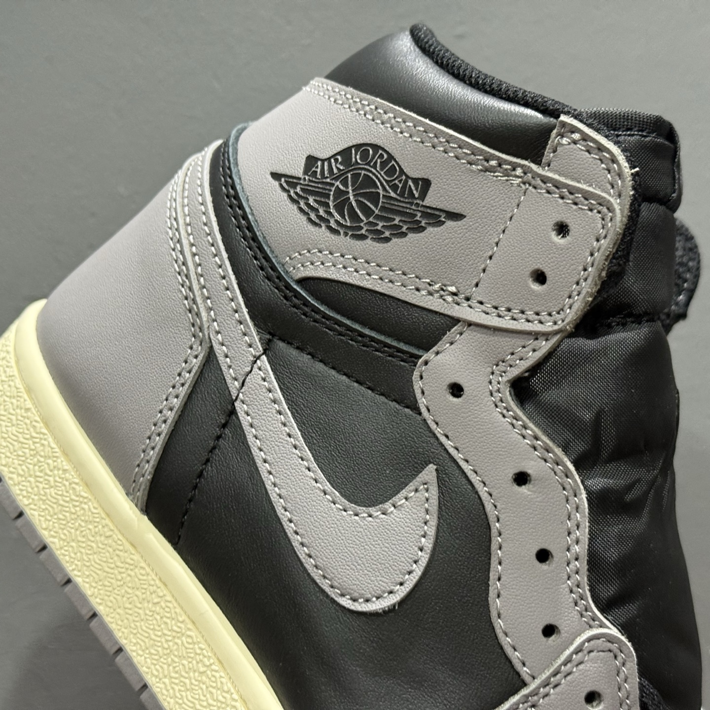 Jordan Air Jordan 1 High '85”Bred” 2025年复刻 舒适百搭 耐磨透气 高帮 复古篮球鞋 黑灰 HV6674-067