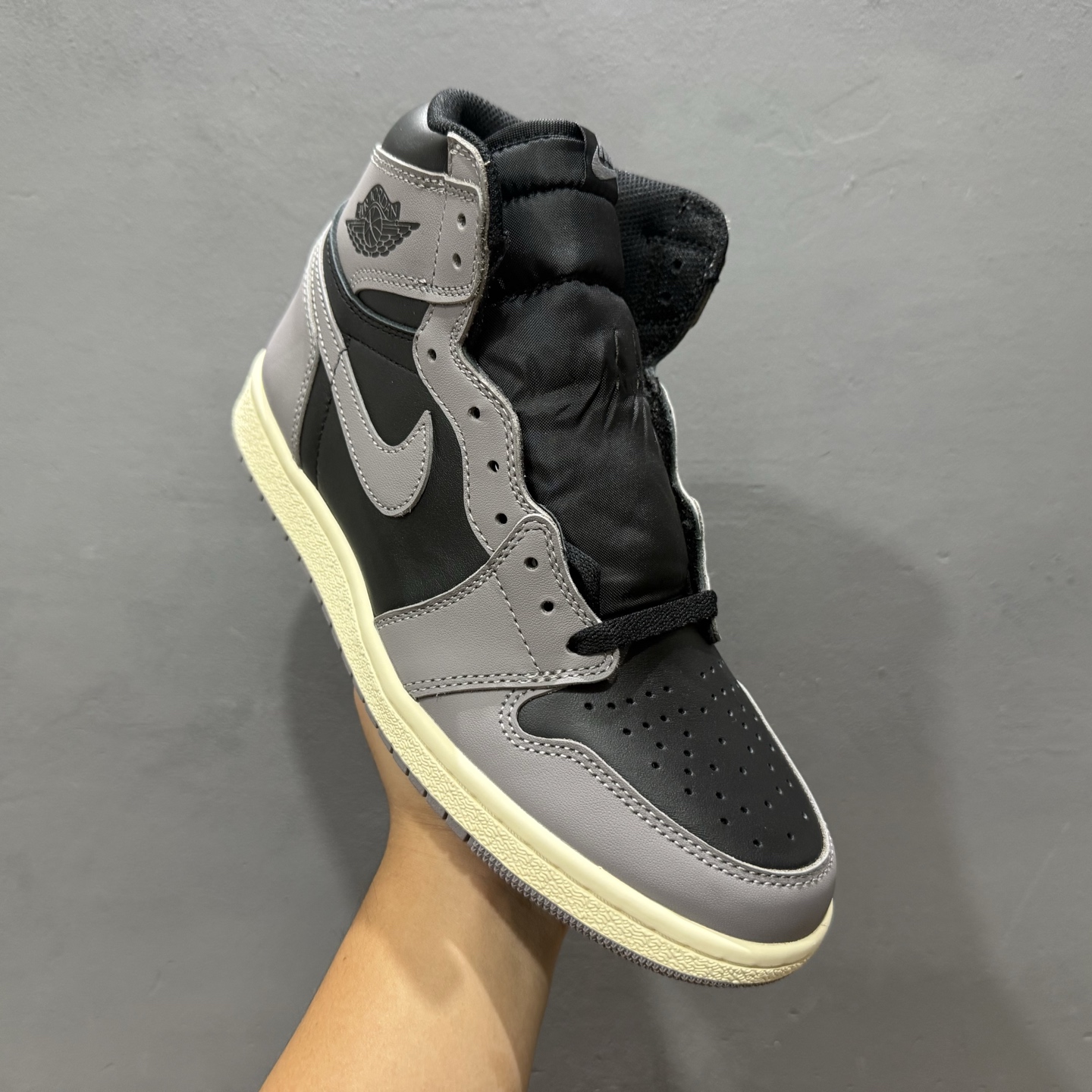 Jordan Air Jordan 1 High '85”Bred” 2025年复刻 舒适百搭 耐磨透气 高帮 复古篮球鞋 黑灰 HV6674-067