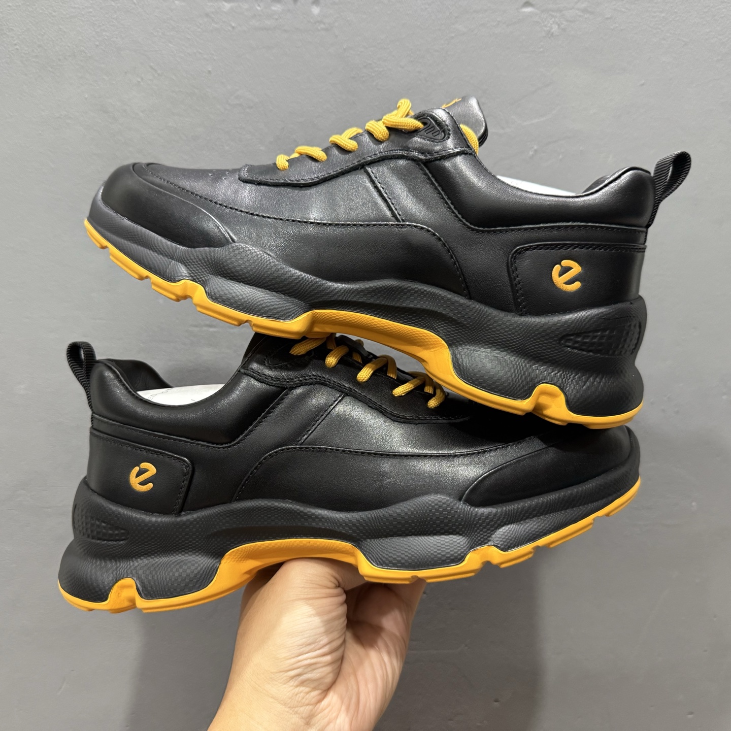 300 ECCO爱步运动鞋男 秋季双色拼接透气舒适跑步鞋