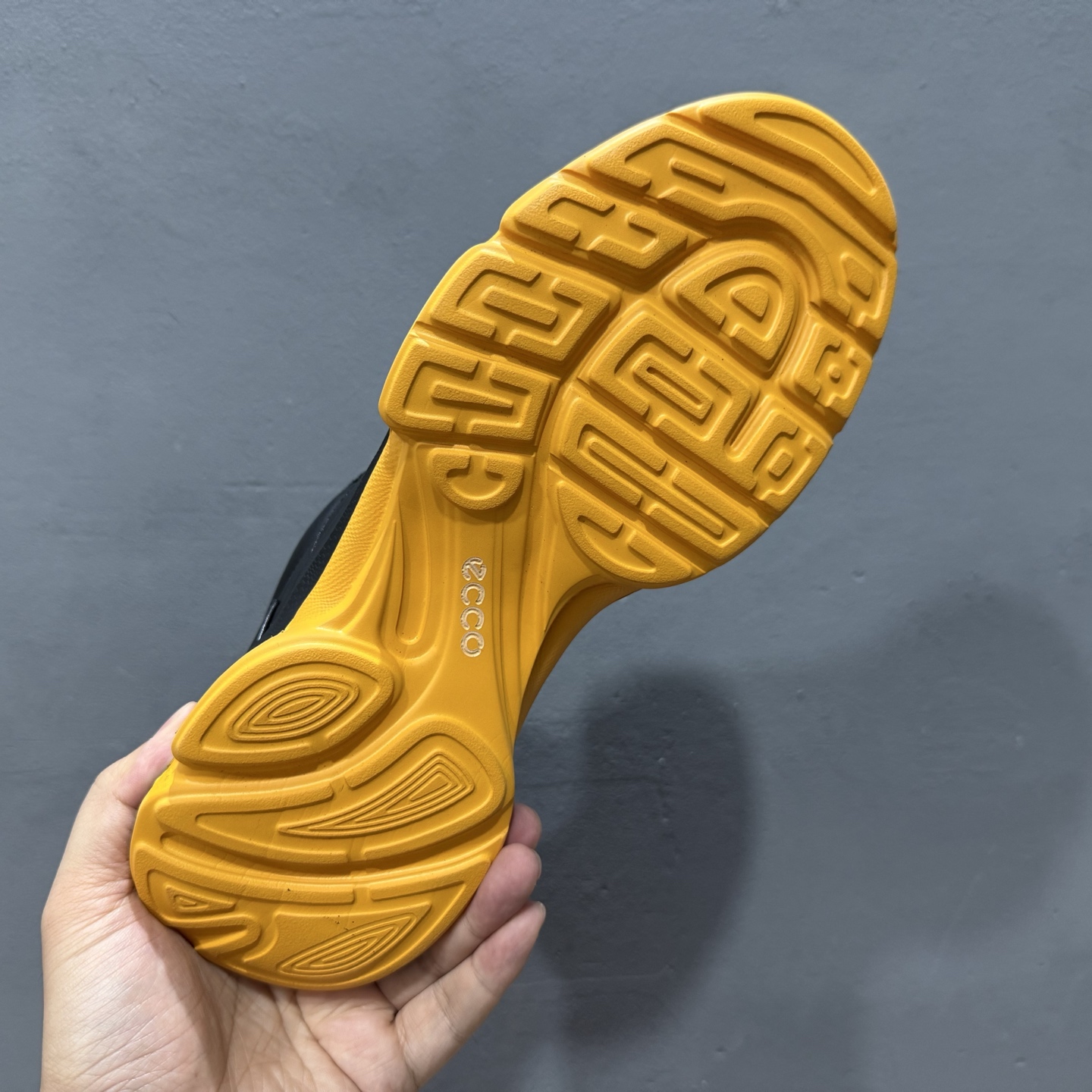 300 ECCO爱步运动鞋男 秋季双色拼接透气舒适跑步鞋