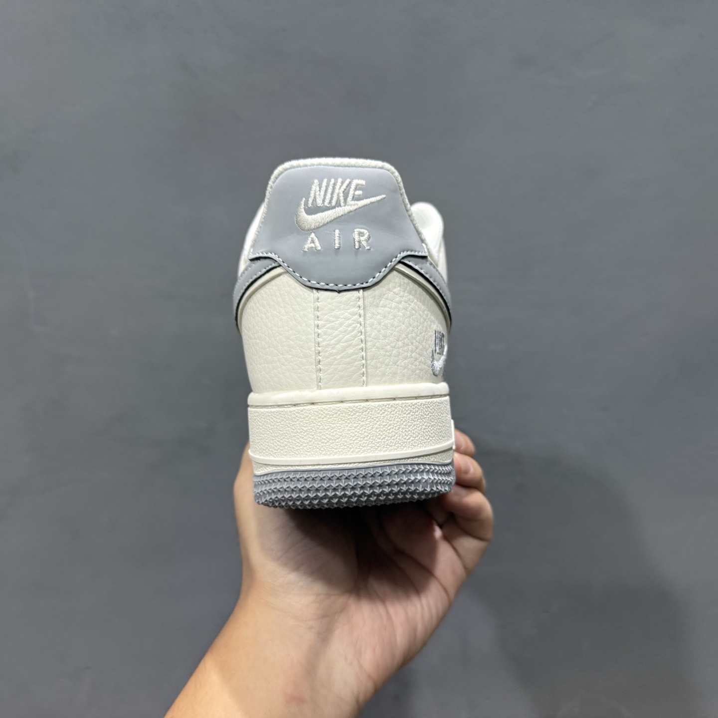 NIke Air Force 1 '07 Low “NIKE灰标”空军一号 低帮 运动鞋 休闲鞋 CS5288-041 NIke Air Force 1 '07 Low “NIKE灰标”空军一号 低帮 运动鞋 休闲鞋 CS5288-041