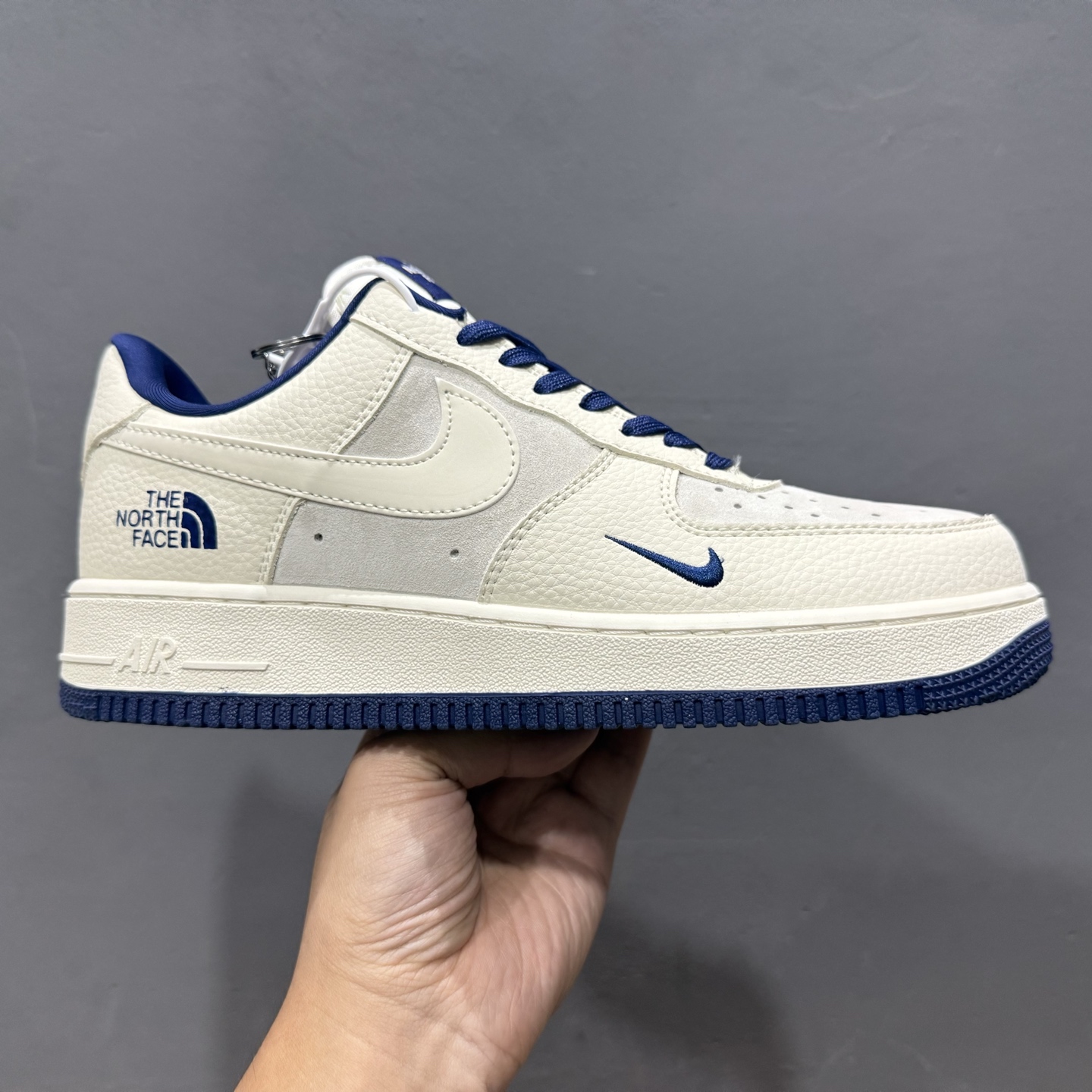 Nike Air Force 1 ’07 Low “北面联名——猪八米蓝”空军一号 DF0188-107 Nike Air Force 1 ’07 Low “北面联名——猪八米蓝”空军一号 DF0188-107