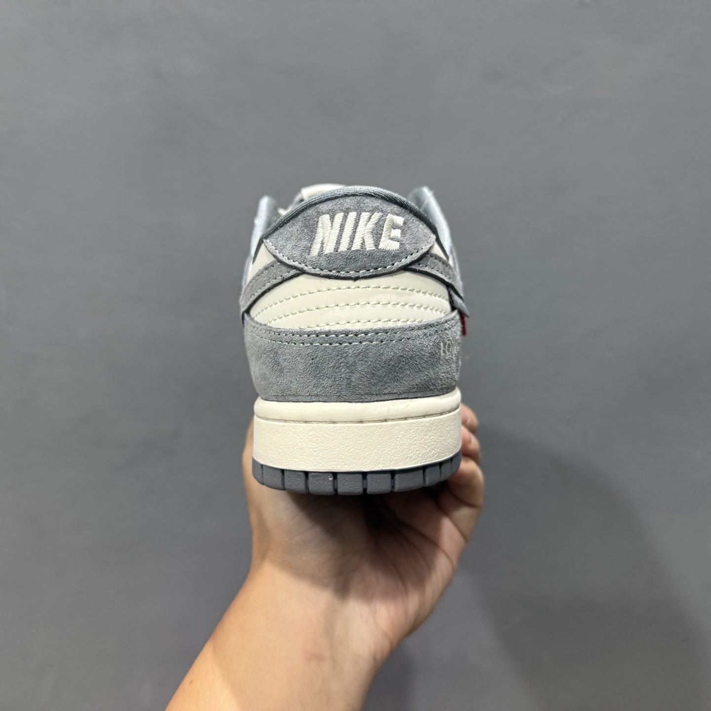 Nike SB Dunk Low“LV联名——灰猪八红标” 周年高端定制 低帮休闲板鞋 CX5050-Y13