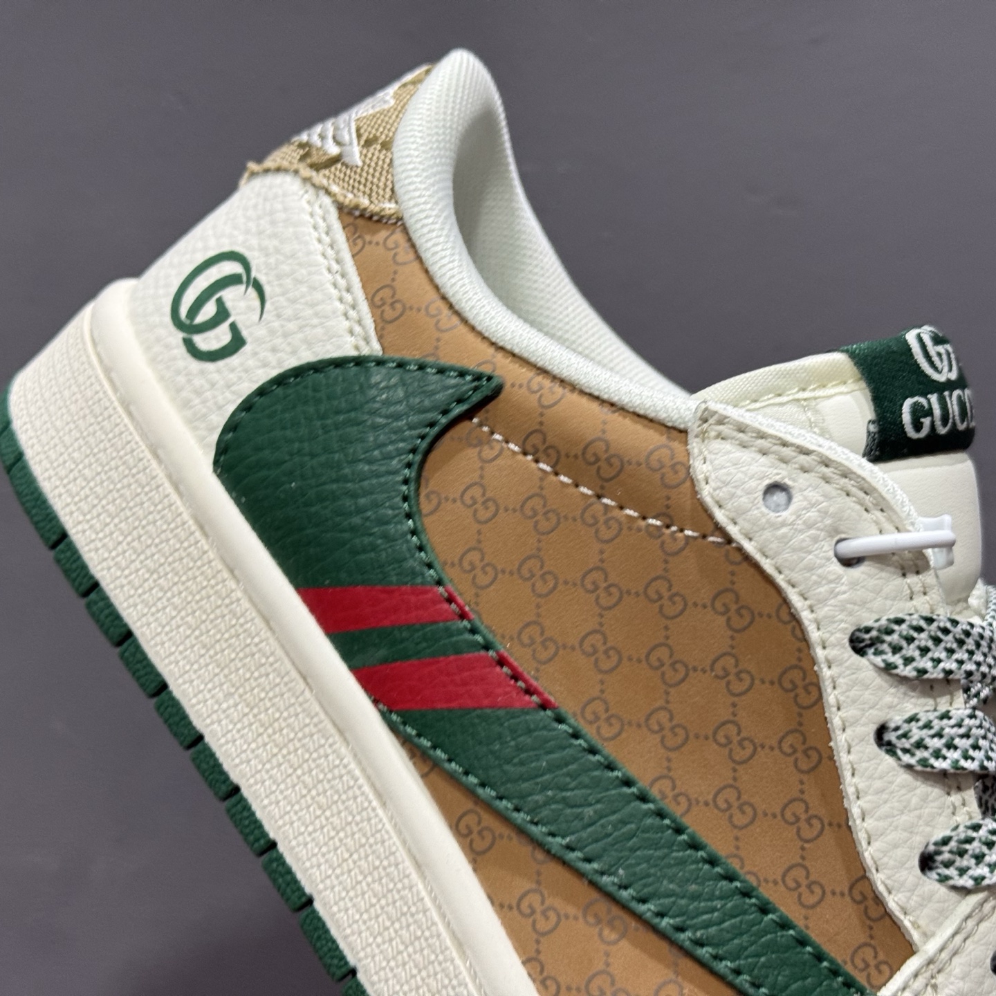 Nike Jordan Air Jordan 1 “古驰联名——花纹米绿红” 高端定制 乔丹低帮休闲板鞋 QW5088-206