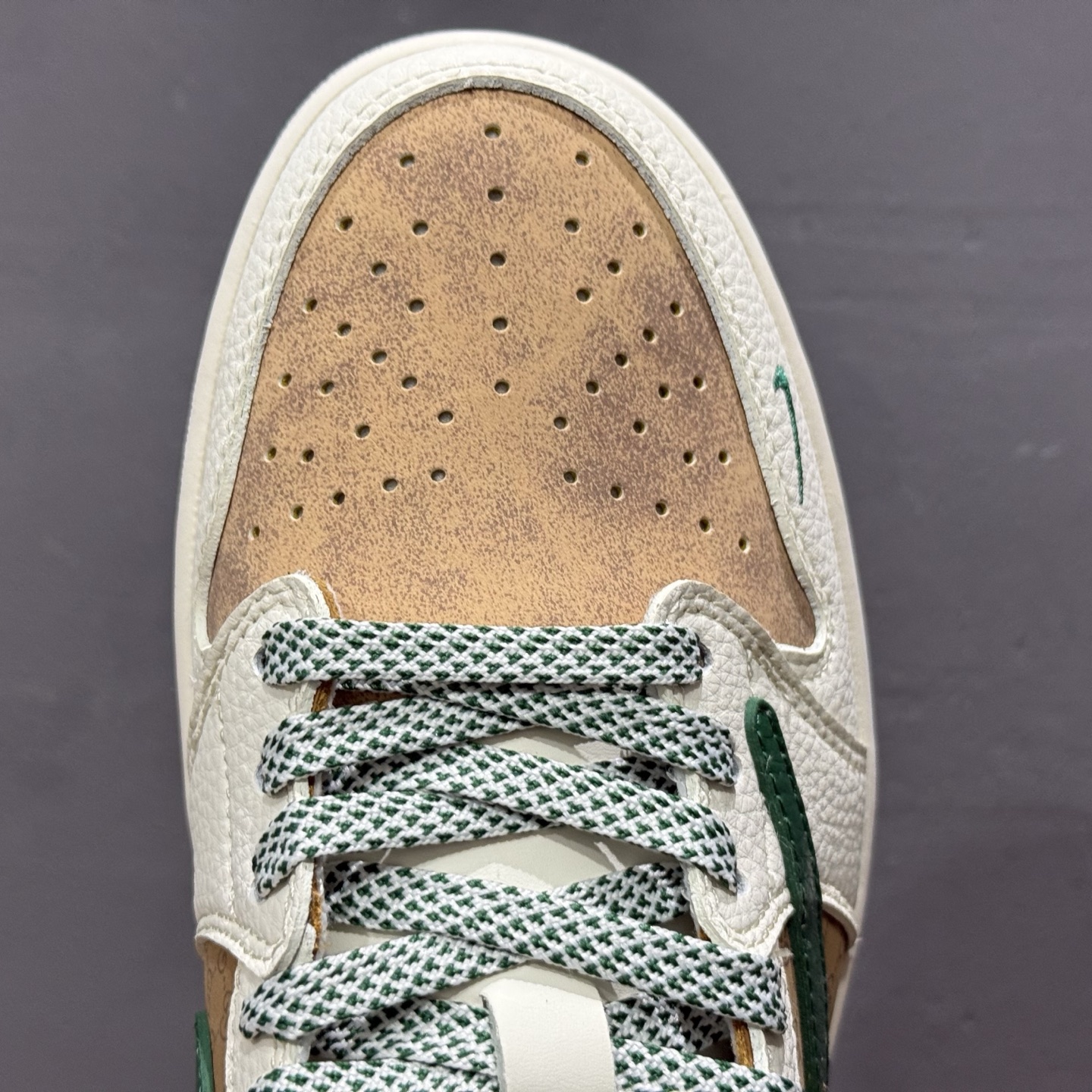 Nike Jordan Air Jordan 1 “古驰联名——花纹米绿红” 高端定制 乔丹低帮休闲板鞋 QW5088-206