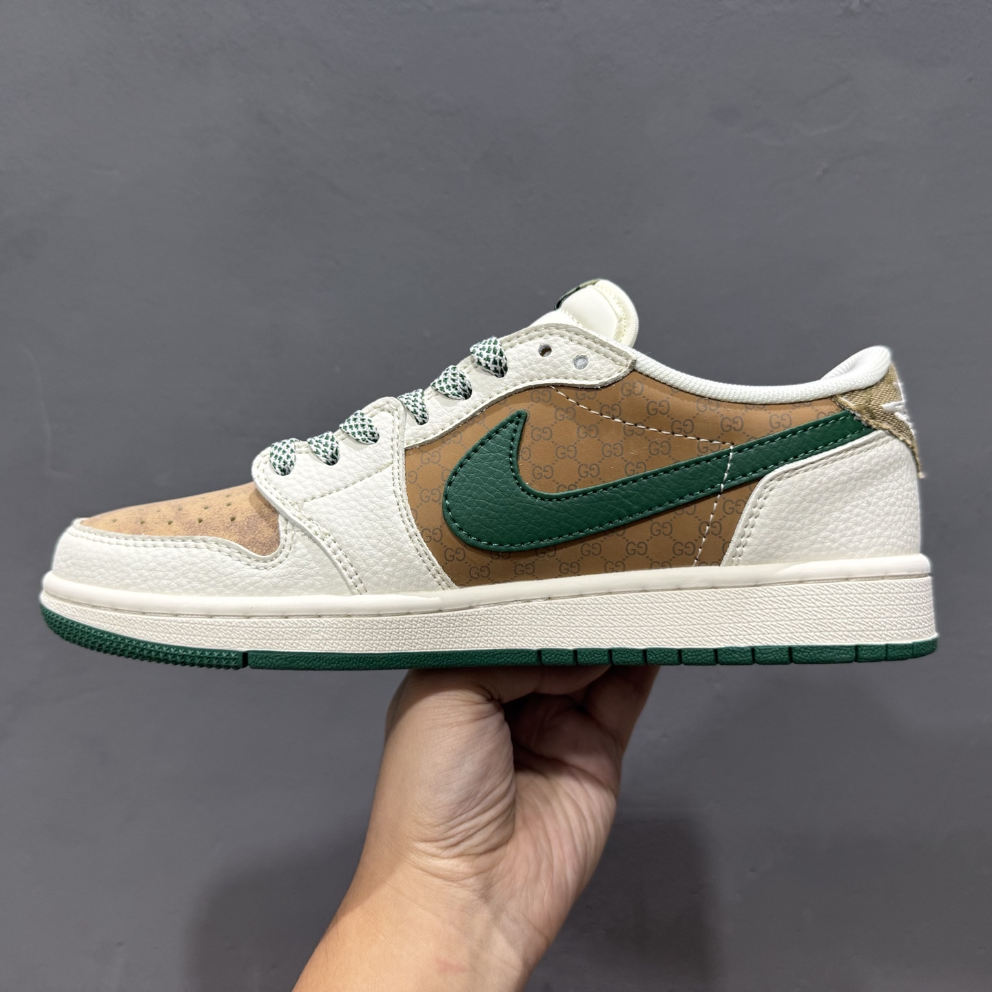 Nike Jordan Air Jordan 1 “古驰联名——花纹米绿红” 高端定制 乔丹低帮休闲板鞋 QW5088-206