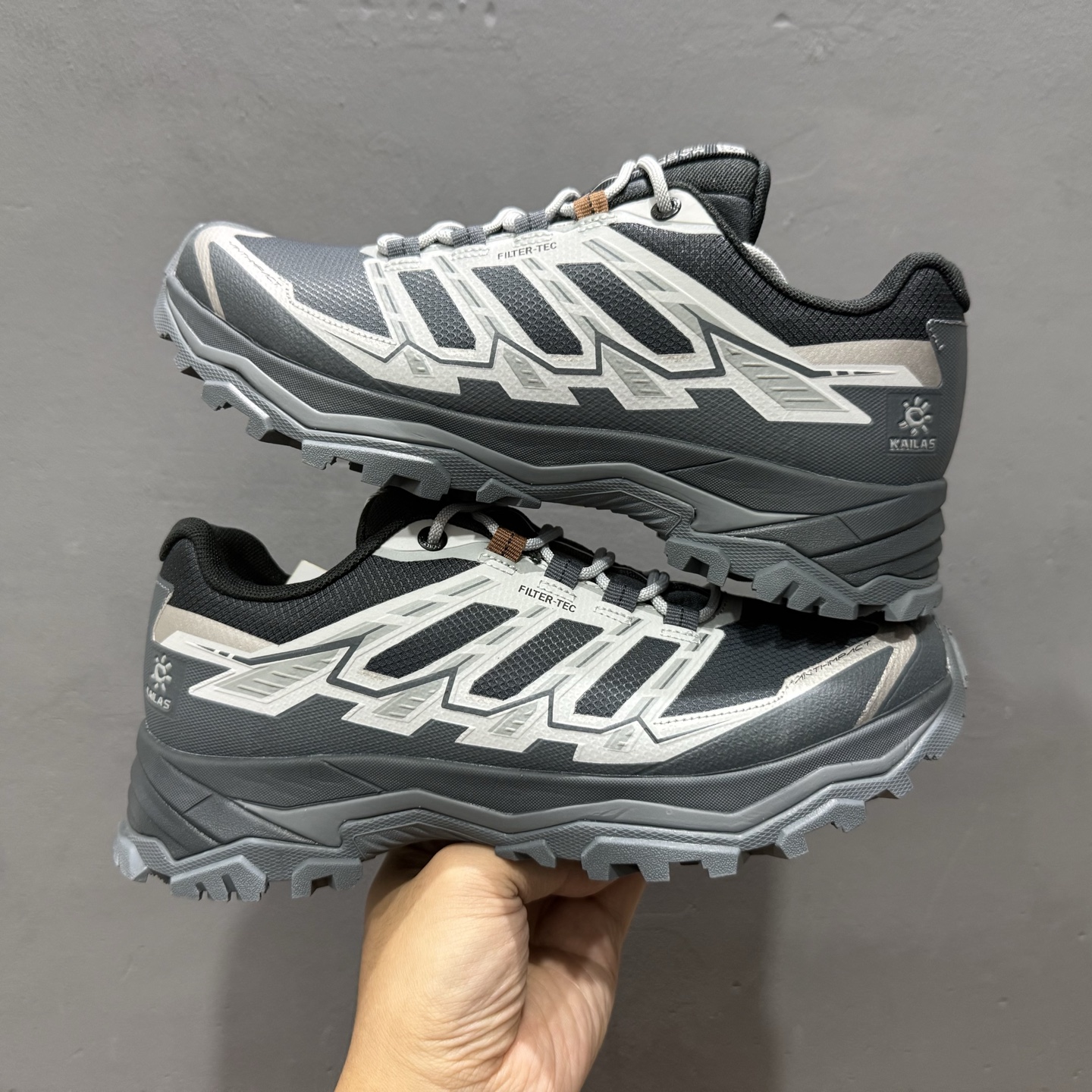 260 凯乐石KAILAS 界山GTX BOA 墨黑 户外低帮防水登山徒步鞋